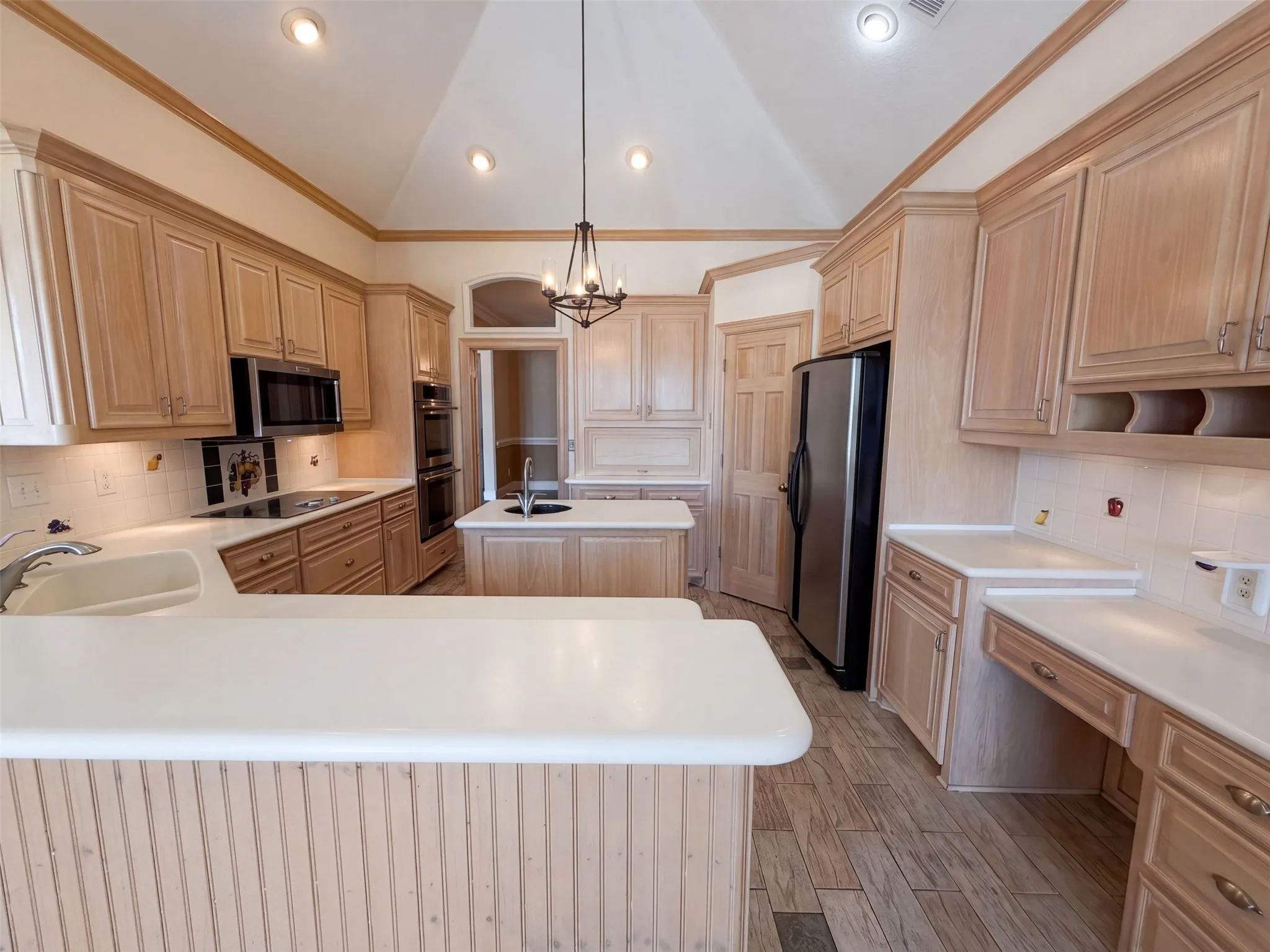 Single Family Residence For Sale in Ellis County , 619 Edgewood Lane, Ovilla, Texas 75154, 5 Bedroom, 4 Bathroom, 3 Garage spaces, 4,225 Sqft, built in 1997, mls#21395966, Real Estate Agent in Ovilla, Homes For Sale in Ellis county, Homes For Sale in Ovilla, Realtor in Ovilla Texas, Real Estate Brokerage Independent Realty Texas, Luminita Cordes Realtor