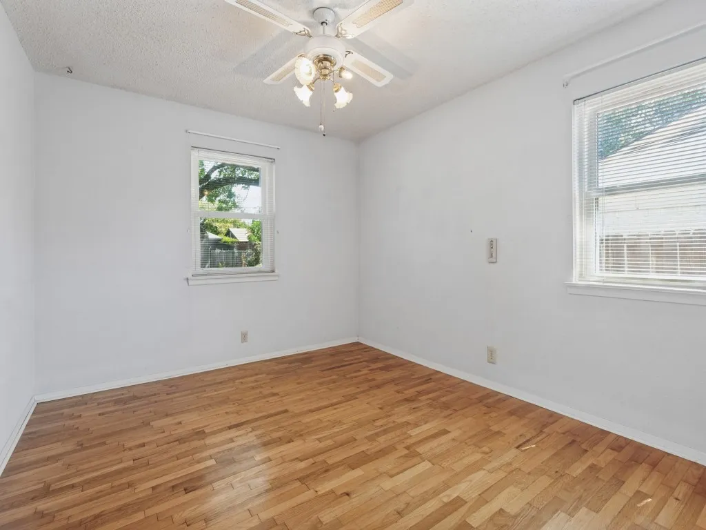 Single Family Residence For Sale in Tarrant County , 5020 Susan Lee Lane, North Richland Hills, Texas 76180, 3 Bedroom, 2 Bathroom, 2 Garage spaces, 1,449 Sqft, built in 1958, mls#21391906, Real Estate Agent in North Richland Hills, Homes For Sale in Tarrant county, Homes For Sale in North Richland Hills, Realtor in North Richland Hills Texas, Real Estate Brokerage Independent Realty Texas, Luminita Cordes Realtor