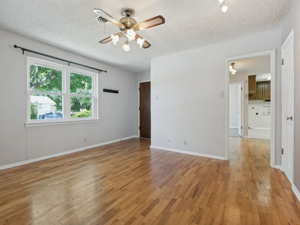 Single Family Residence For Sale in Tarrant County , 5020 Susan Lee Lane, North Richland Hills, Texas 76180, 3 Bedroom, 2 Bathroom, 2 Garage spaces, 1,449 Sqft, built in 1958, mls#21391906, Real Estate Agent in North Richland Hills, Homes For Sale in Tarrant county, Homes For Sale in North Richland Hills, Realtor in North Richland Hills Texas, Real Estate Brokerage Independent Realty Texas, Luminita Cordes Realtor