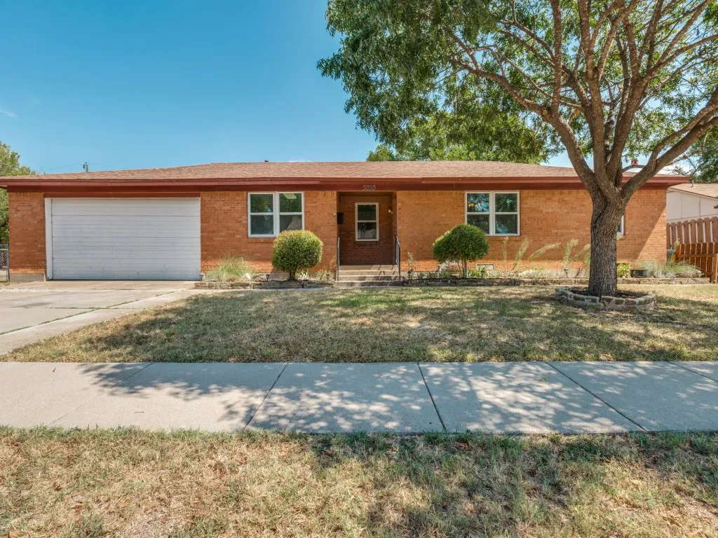 Single Family Residence For Sale in Tarrant County , 5020 Susan Lee Lane, North Richland Hills, Texas 76180, 3 Bedroom, 2 Bathroom, 2 Garage spaces, 1,449 Sqft, built in 1958, mls#21391906, Real Estate Agent in North Richland Hills, Homes For Sale in Tarrant county, Homes For Sale in North Richland Hills, Realtor in North Richland Hills Texas, Real Estate Brokerage Independent Realty Texas, Luminita Cordes Realtor