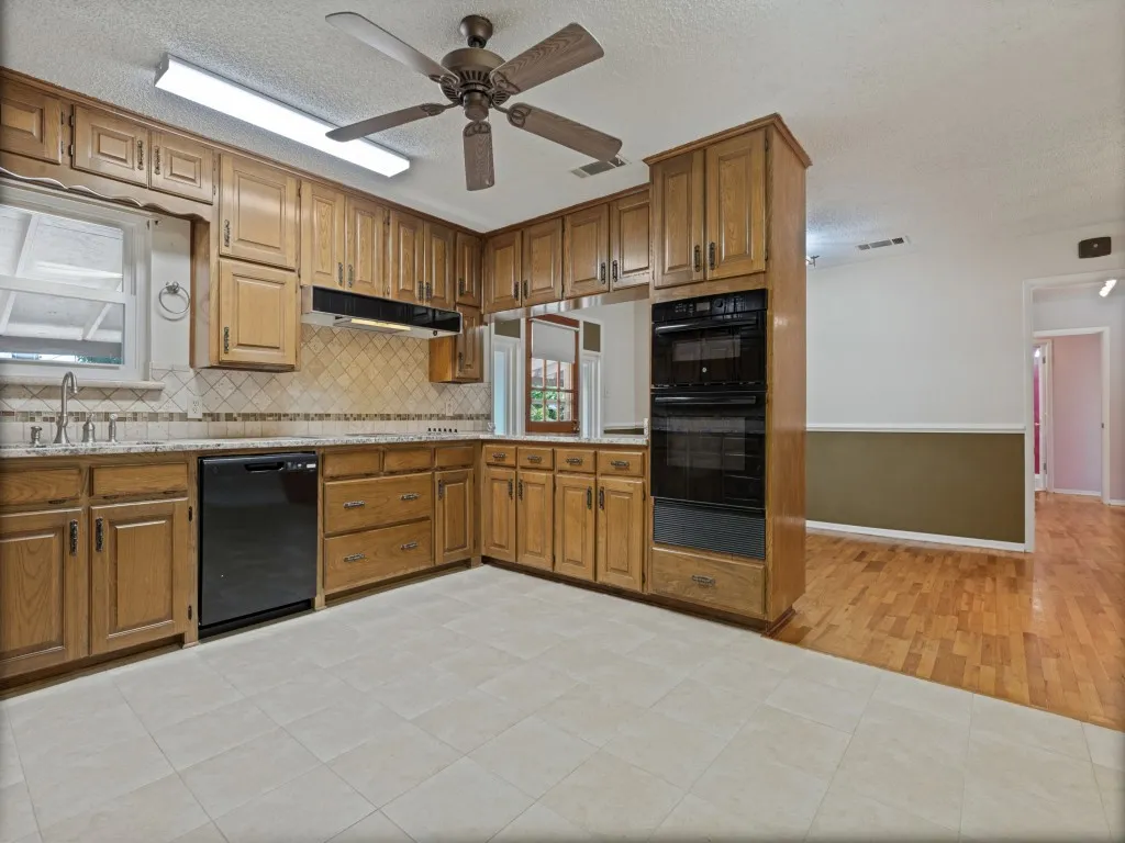 Single Family Residence For Sale in Tarrant County , 5020 Susan Lee Lane, North Richland Hills, Texas 76180, 3 Bedroom, 2 Bathroom, 2 Garage spaces, 1,449 Sqft, built in 1958, mls#21391906, Real Estate Agent in North Richland Hills, Homes For Sale in Tarrant county, Homes For Sale in North Richland Hills, Realtor in North Richland Hills Texas, Real Estate Brokerage Independent Realty Texas, Luminita Cordes Realtor
