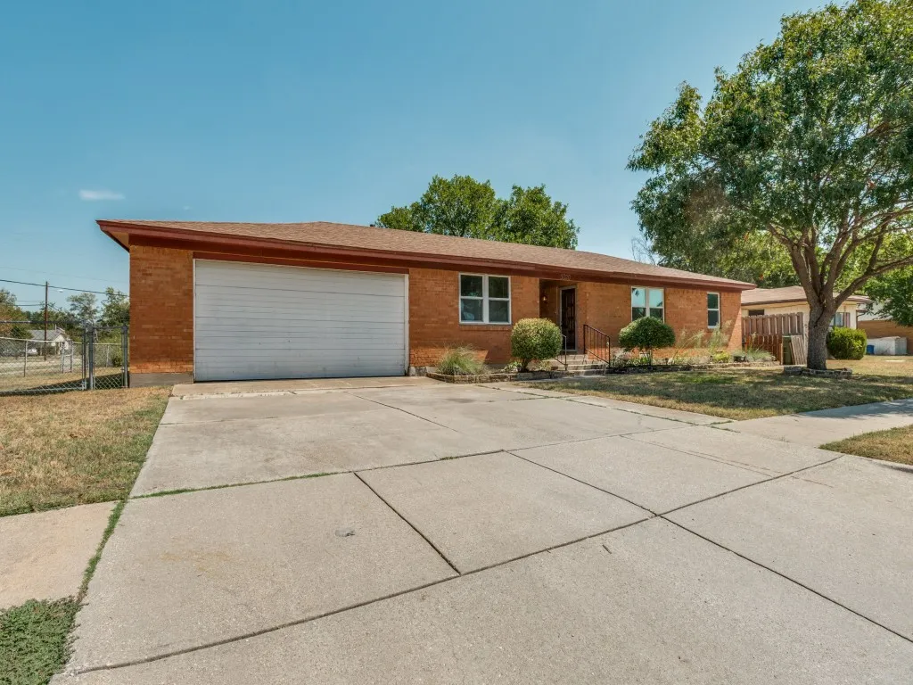 Single Family Residence For Sale