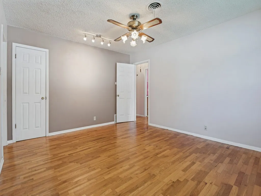 Single Family Residence For Sale in Tarrant County , 5020 Susan Lee Lane, North Richland Hills, Texas 76180, 3 Bedroom, 2 Bathroom, 2 Garage spaces, 1,449 Sqft, built in 1958, mls#21391906, Real Estate Agent in North Richland Hills, Homes For Sale in Tarrant county, Homes For Sale in North Richland Hills, Realtor in North Richland Hills Texas, Real Estate Brokerage Independent Realty Texas, Luminita Cordes Realtor