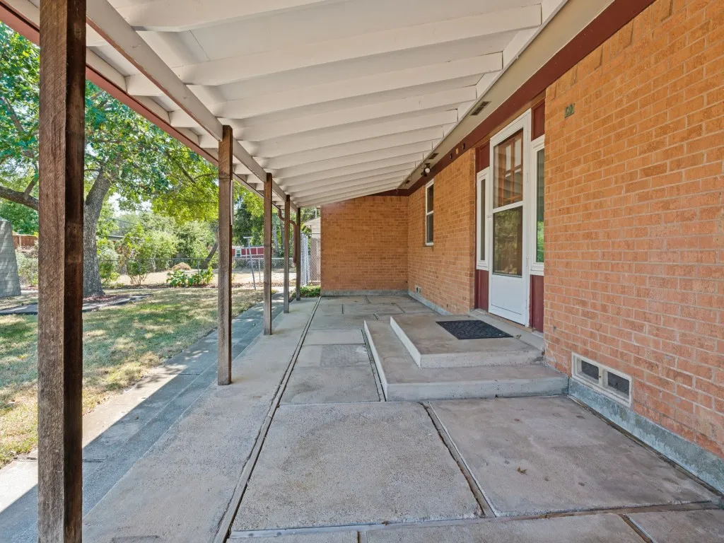 Single Family Residence For Sale in Tarrant County , 5020 Susan Lee Lane, North Richland Hills, Texas 76180, 3 Bedroom, 2 Bathroom, 2 Garage spaces, 1,449 Sqft, built in 1958, mls#21391906, Real Estate Agent in North Richland Hills, Homes For Sale in Tarrant county, Homes For Sale in North Richland Hills, Realtor in North Richland Hills Texas, Real Estate Brokerage Independent Realty Texas, Luminita Cordes Realtor