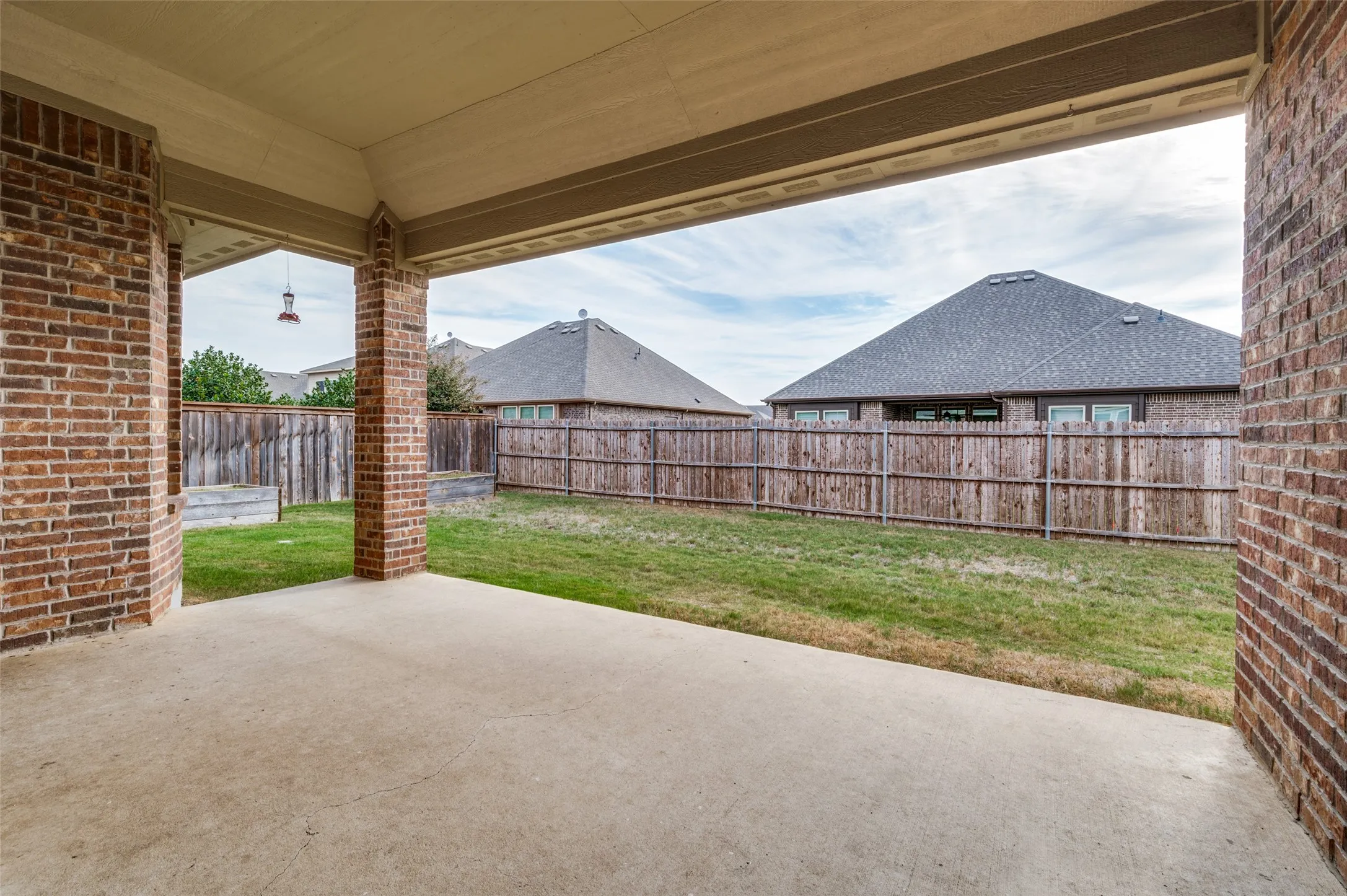 Single Family Residence For Sale in Denton County , 3706 Ranchers Ridge, Krum, Texas 76249, 3 Bedroom, 2 Bathroom, 2 Garage spaces, 2,181 Sqft, built in 2019, mls#21393098, Real Estate Agent in Krum, Homes For Sale in Denton county, Homes For Sale in Krum, Realtor in Krum Texas, Real Estate Brokerage Independent Realty Texas, Luminita Cordes Realtor