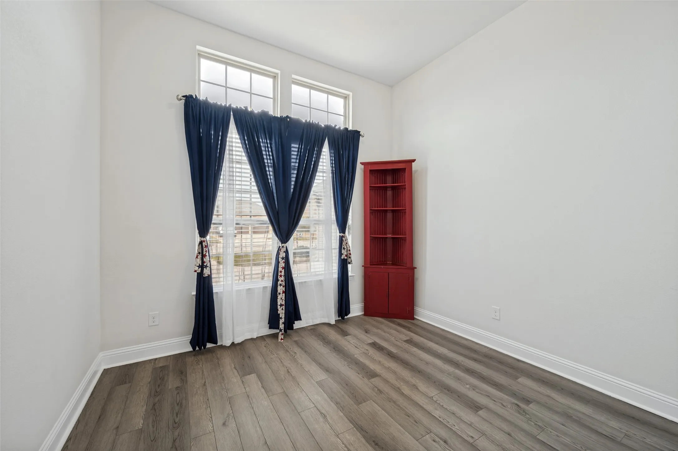 Single Family Residence For Sale in Denton County , 3706 Ranchers Ridge, Krum, Texas 76249, 3 Bedroom, 2 Bathroom, 2 Garage spaces, 2,181 Sqft, built in 2019, mls#21393098, Real Estate Agent in Krum, Homes For Sale in Denton county, Homes For Sale in Krum, Realtor in Krum Texas, Real Estate Brokerage Independent Realty Texas, Luminita Cordes Realtor