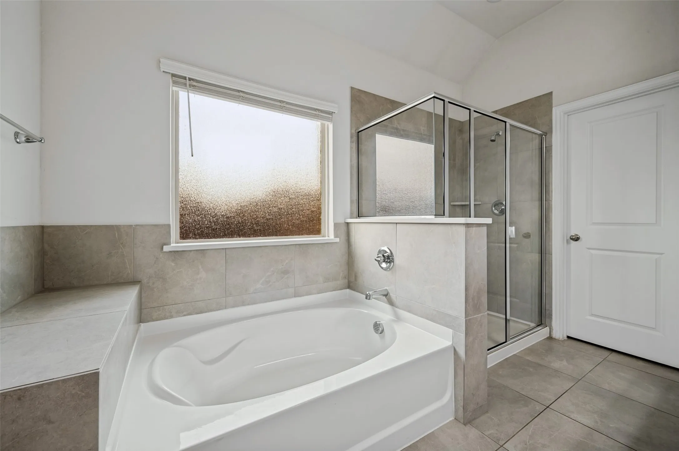 Single Family Residence For Sale in Denton County , 3706 Ranchers Ridge, Krum, Texas 76249, 3 Bedroom, 2 Bathroom, 2 Garage spaces, 2,181 Sqft, built in 2019, mls#21393098, Real Estate Agent in Krum, Homes For Sale in Denton county, Homes For Sale in Krum, Realtor in Krum Texas, Real Estate Brokerage Independent Realty Texas, Luminita Cordes Realtor