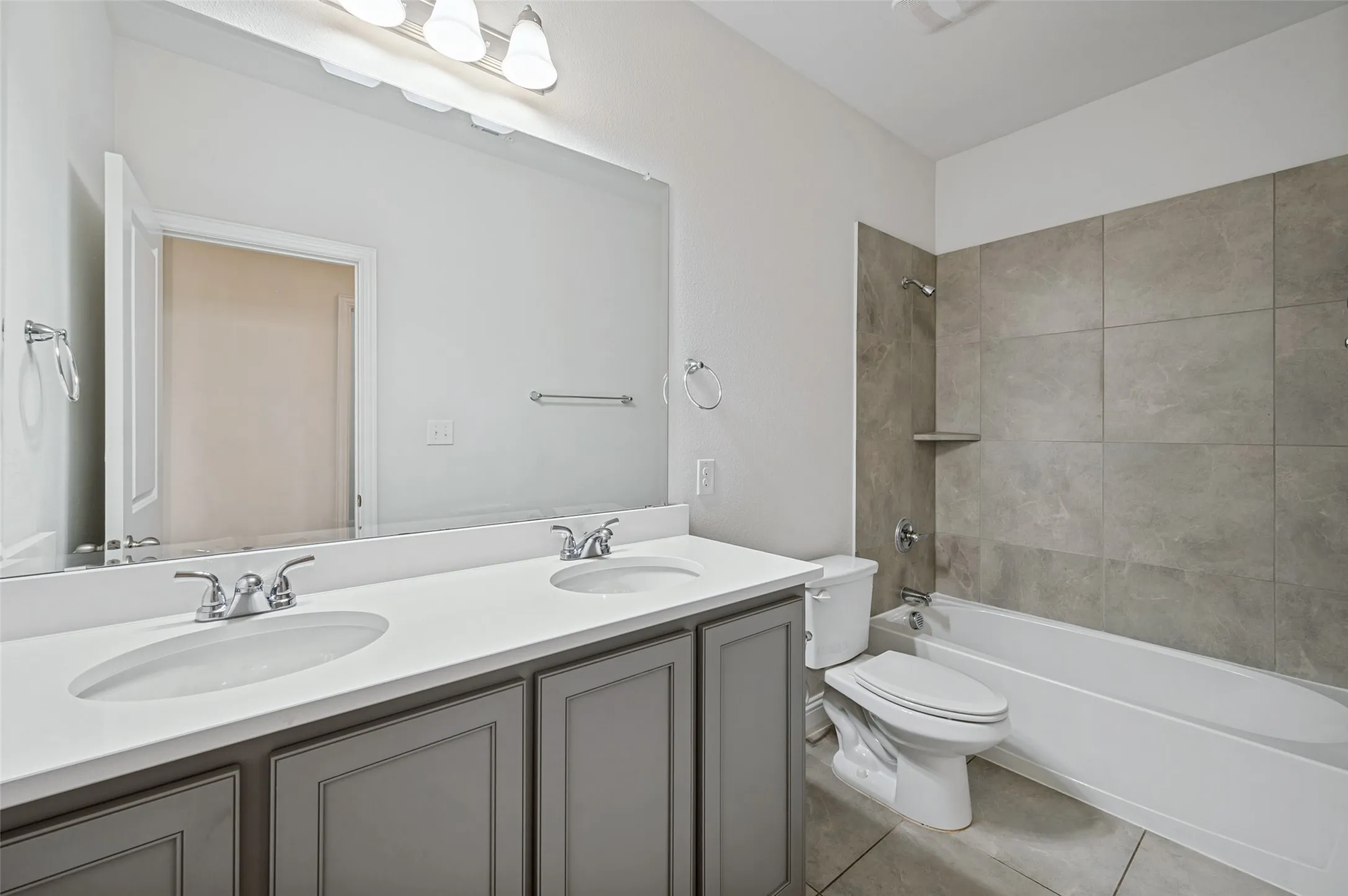 Single Family Residence For Sale in Denton County , 3706 Ranchers Ridge, Krum, Texas 76249, 3 Bedroom, 2 Bathroom, 2 Garage spaces, 2,181 Sqft, built in 2019, mls#21393098, Real Estate Agent in Krum, Homes For Sale in Denton county, Homes For Sale in Krum, Realtor in Krum Texas, Real Estate Brokerage Independent Realty Texas, Luminita Cordes Realtor