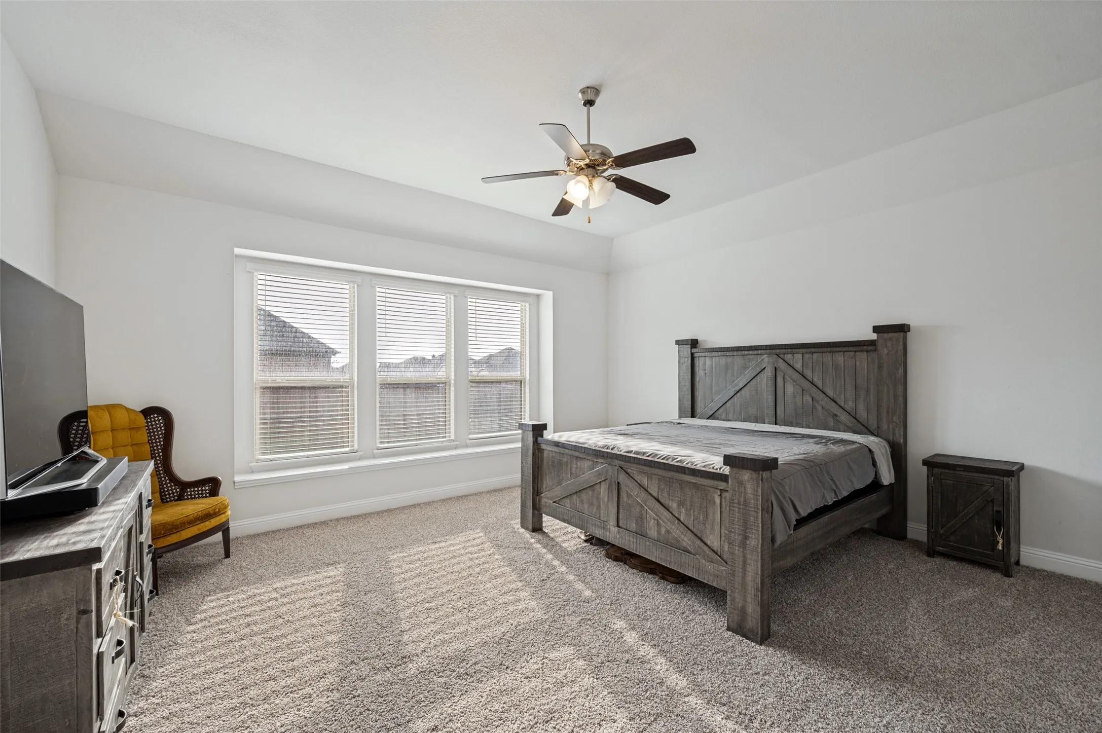 Single Family Residence For Sale in Denton County , 3706 Ranchers Ridge, Krum, Texas 76249, 3 Bedroom, 2 Bathroom, 2 Garage spaces, 2,181 Sqft, built in 2019, mls#21393098, Real Estate Agent in Krum, Homes For Sale in Denton county, Homes For Sale in Krum, Realtor in Krum Texas, Real Estate Brokerage Independent Realty Texas, Luminita Cordes Realtor