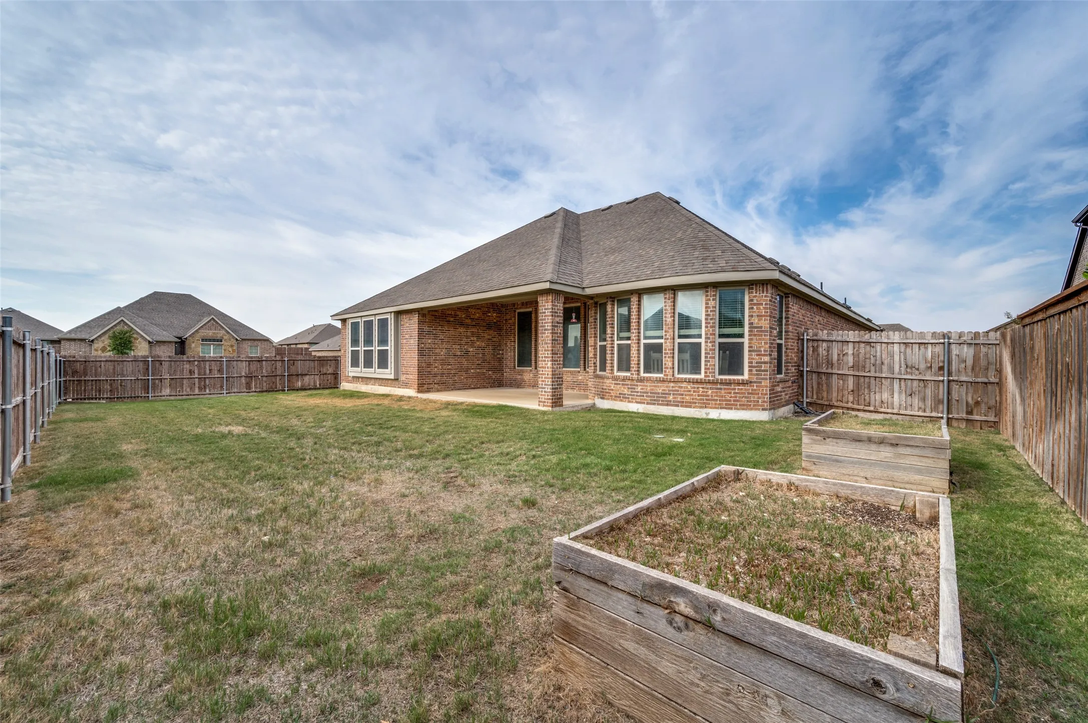 Single Family Residence For Sale in Denton County , 3706 Ranchers Ridge, Krum, Texas 76249, 3 Bedroom, 2 Bathroom, 2 Garage spaces, 2,181 Sqft, built in 2019, mls#21393098, Real Estate Agent in Krum, Homes For Sale in Denton county, Homes For Sale in Krum, Realtor in Krum Texas, Real Estate Brokerage Independent Realty Texas, Luminita Cordes Realtor