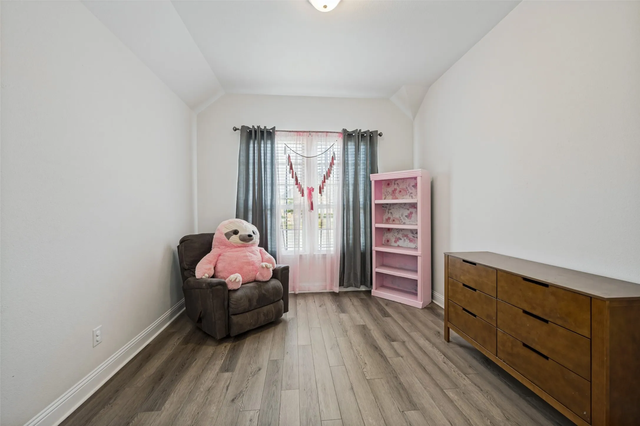 Single Family Residence For Sale in Denton County , 3706 Ranchers Ridge, Krum, Texas 76249, 3 Bedroom, 2 Bathroom, 2 Garage spaces, 2,181 Sqft, built in 2019, mls#21393098, Real Estate Agent in Krum, Homes For Sale in Denton county, Homes For Sale in Krum, Realtor in Krum Texas, Real Estate Brokerage Independent Realty Texas, Luminita Cordes Realtor