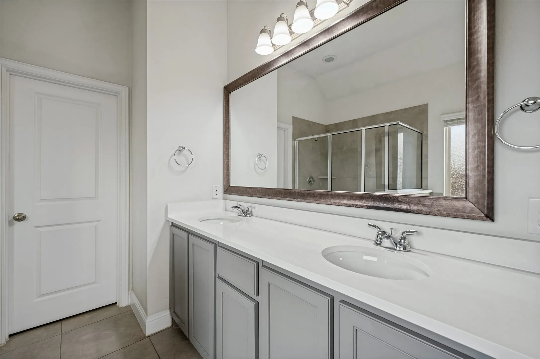 Single Family Residence For Sale in Denton County , 3706 Ranchers Ridge, Krum, Texas 76249, 3 Bedroom, 2 Bathroom, 2 Garage spaces, 2,181 Sqft, built in 2019, mls#21393098, Real Estate Agent in Krum, Homes For Sale in Denton county, Homes For Sale in Krum, Realtor in Krum Texas, Real Estate Brokerage Independent Realty Texas, Luminita Cordes Realtor