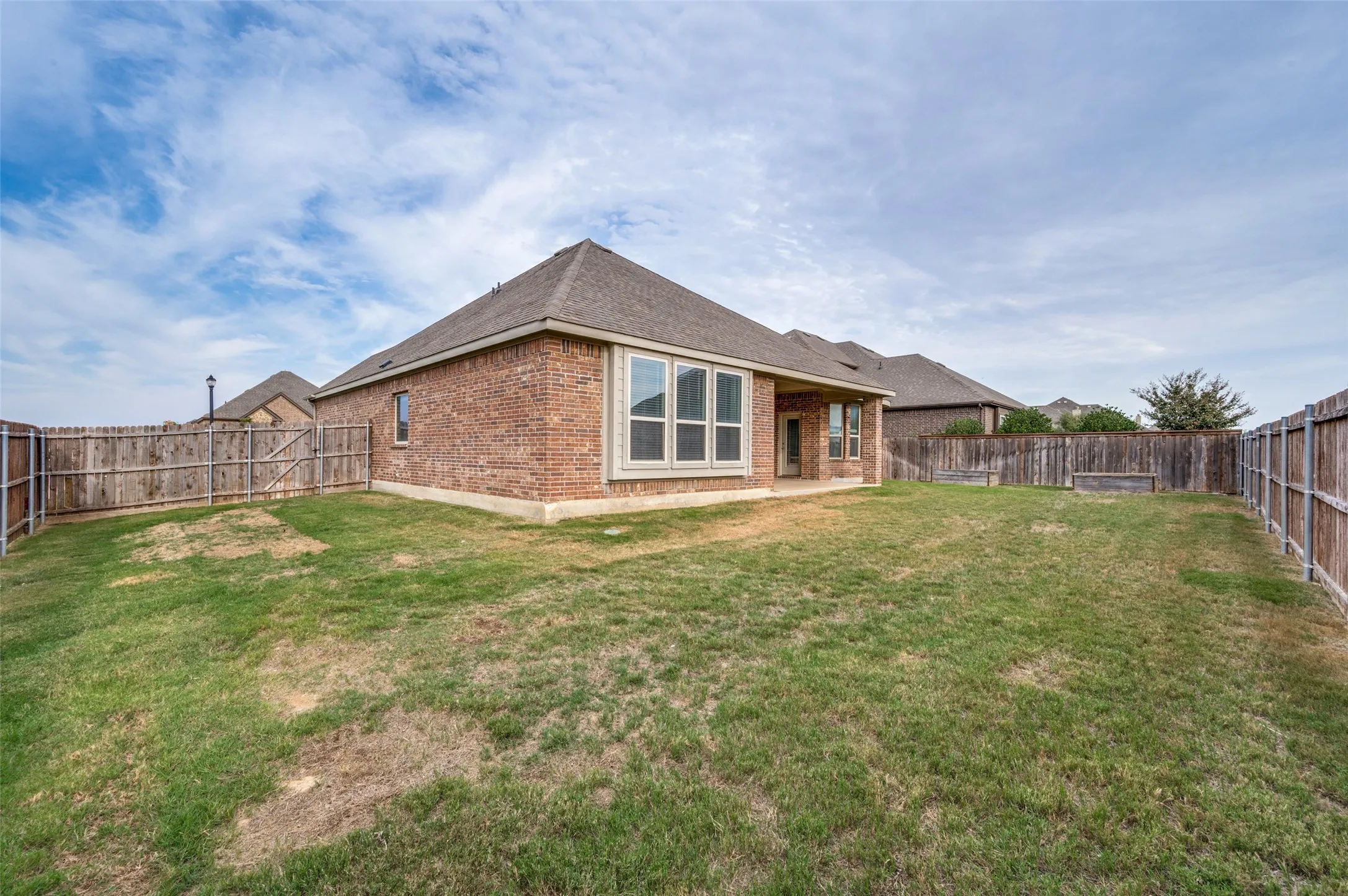 Single Family Residence For Sale in Denton County , 3706 Ranchers Ridge, Krum, Texas 76249, 3 Bedroom, 2 Bathroom, 2 Garage spaces, 2,181 Sqft, built in 2019, mls#21393098, Real Estate Agent in Krum, Homes For Sale in Denton county, Homes For Sale in Krum, Realtor in Krum Texas, Real Estate Brokerage Independent Realty Texas, Luminita Cordes Realtor