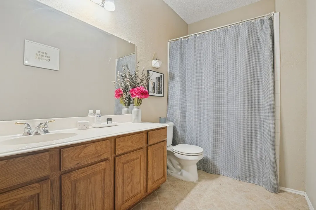 Single Family Residence For Sale in Dallas County , 4914 Petersburg Drive, Rowlett, Texas 75088, 3 Bedroom, 2 Bathroom, 2 Garage spaces, 2,153 Sqft, built in 1999, mls#21395500, Real Estate Agent in Rowlett, Homes For Sale in Dallas county, Homes For Sale in Rowlett, Realtor in Rowlett Texas, Real Estate Brokerage Independent Realty Texas, Luminita Cordes Realtor