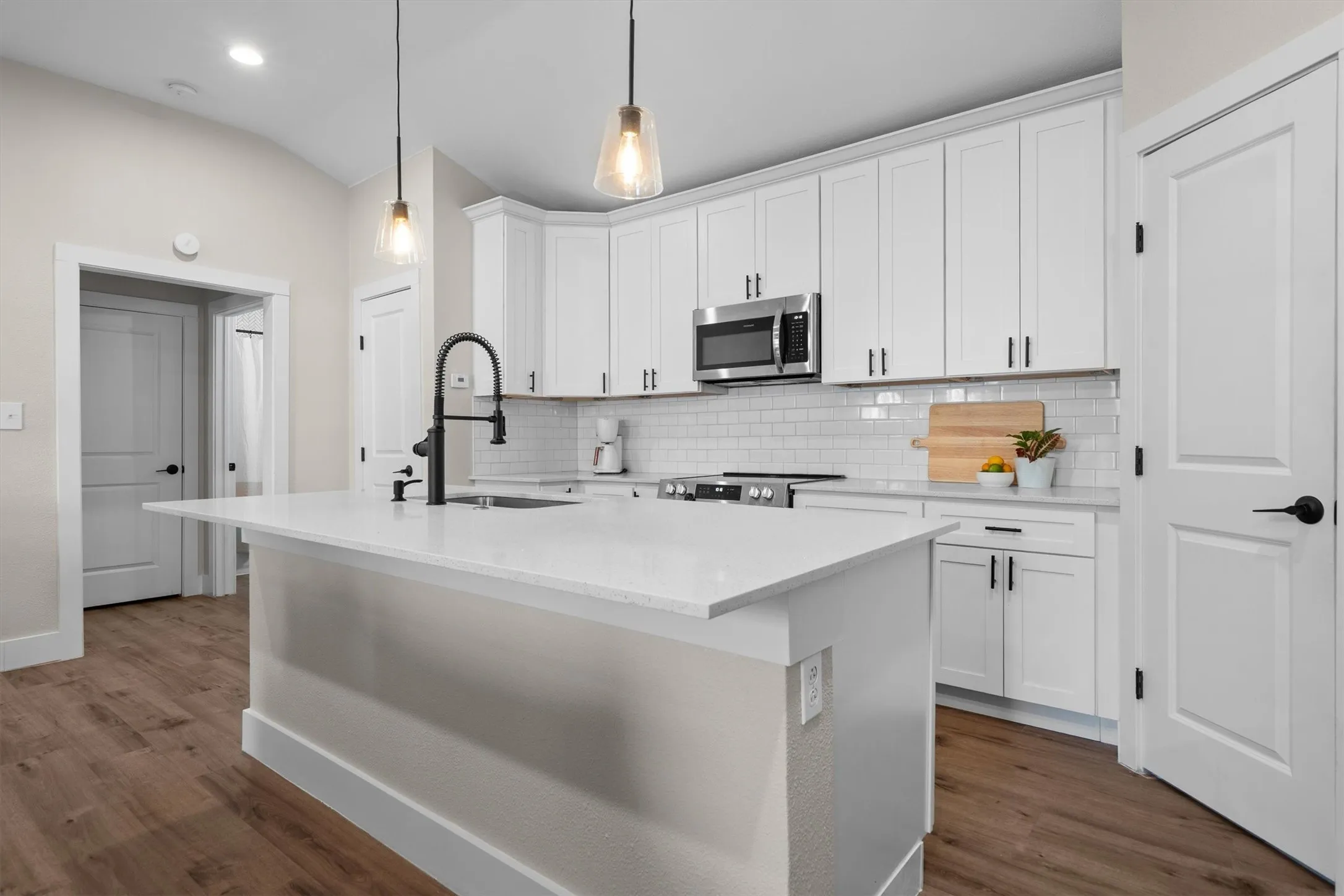 Single Family Residence For Sale in Dallas County , 805 NW 14th Street, Grand Prairie, Texas 75050, 4 Bedroom, 3 Bathroom, 1 Garage spaces, 2,404 Sqft, built in 1956, mls#21395112, Real Estate Agent in Grand Prairie, Homes For Sale in Dallas county, Homes For Sale in Grand Prairie, Realtor in Grand Prairie Texas, Real Estate Brokerage Independent Realty Texas, Luminita Cordes Realtor