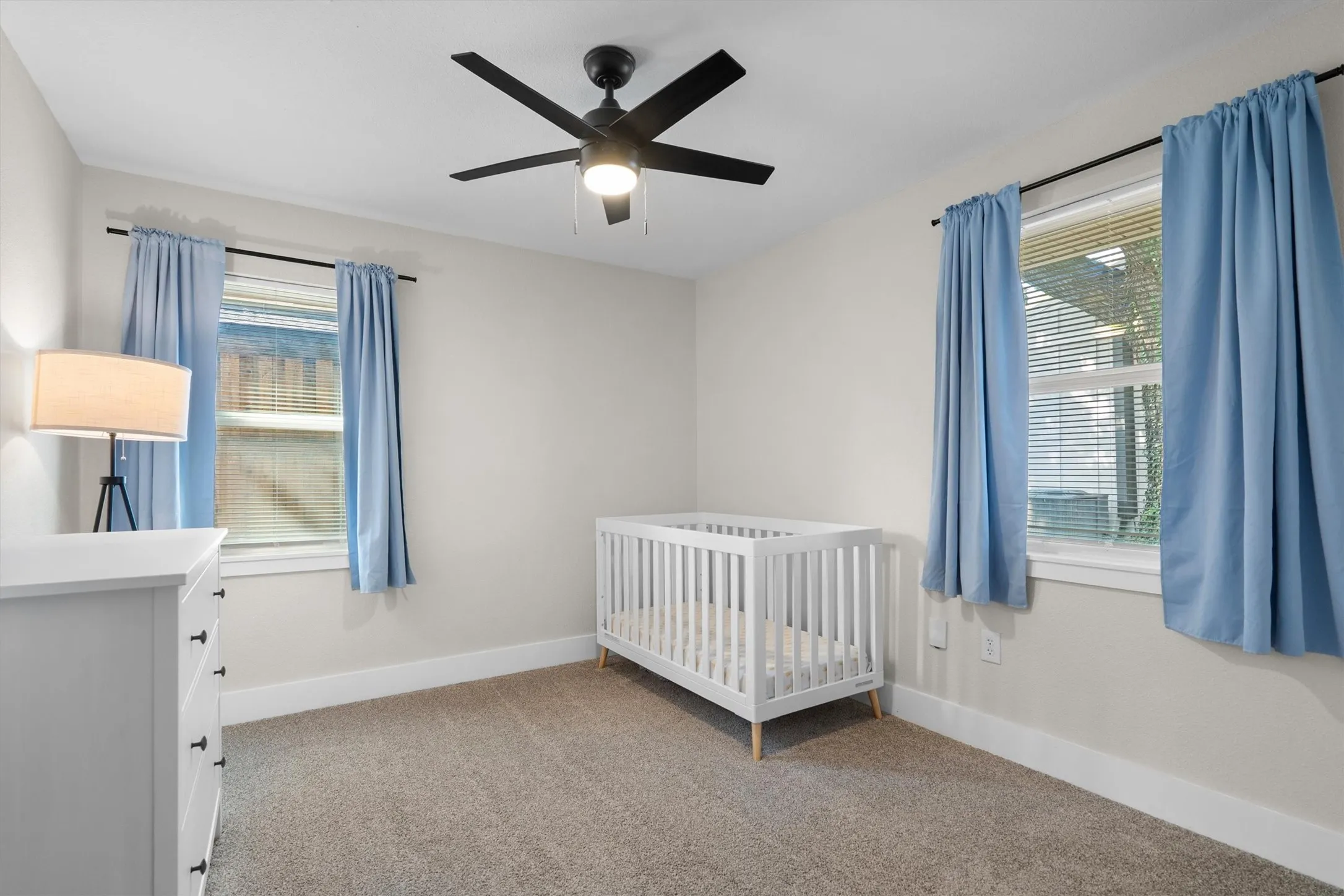 Single Family Residence For Sale in Dallas County , 805 NW 14th Street, Grand Prairie, Texas 75050, 4 Bedroom, 3 Bathroom, 1 Garage spaces, 2,404 Sqft, built in 1956, mls#21395112, Real Estate Agent in Grand Prairie, Homes For Sale in Dallas county, Homes For Sale in Grand Prairie, Realtor in Grand Prairie Texas, Real Estate Brokerage Independent Realty Texas, Luminita Cordes Realtor