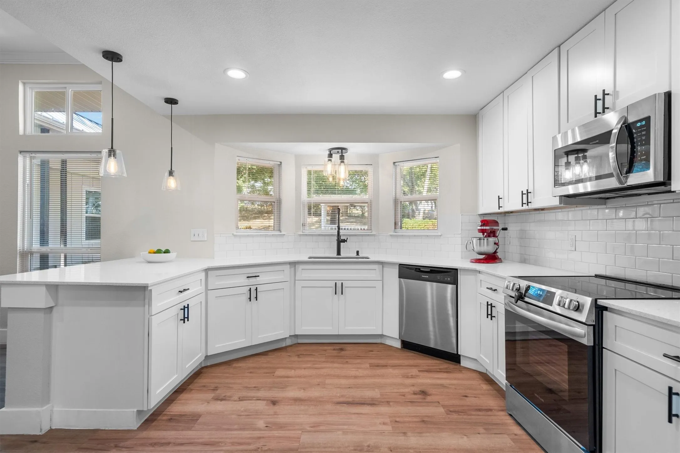 Single Family Residence For Sale in Dallas County , 805 NW 14th Street, Grand Prairie, Texas 75050, 4 Bedroom, 3 Bathroom, 1 Garage spaces, 2,404 Sqft, built in 1956, mls#21395112, Real Estate Agent in Grand Prairie, Homes For Sale in Dallas county, Homes For Sale in Grand Prairie, Realtor in Grand Prairie Texas, Real Estate Brokerage Independent Realty Texas, Luminita Cordes Realtor