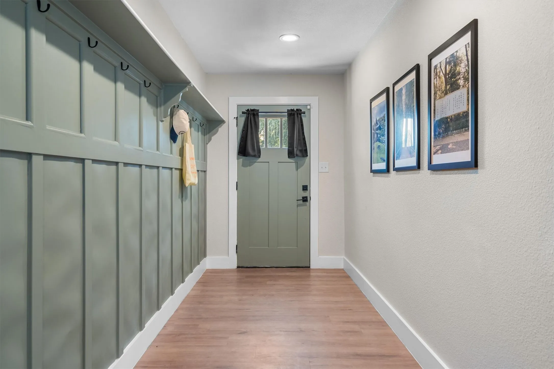 Single Family Residence For Sale in Dallas County , 805 NW 14th Street, Grand Prairie, Texas 75050, 4 Bedroom, 3 Bathroom, 1 Garage spaces, 2,404 Sqft, built in 1956, mls#21395112, Real Estate Agent in Grand Prairie, Homes For Sale in Dallas county, Homes For Sale in Grand Prairie, Realtor in Grand Prairie Texas, Real Estate Brokerage Independent Realty Texas, Luminita Cordes Realtor