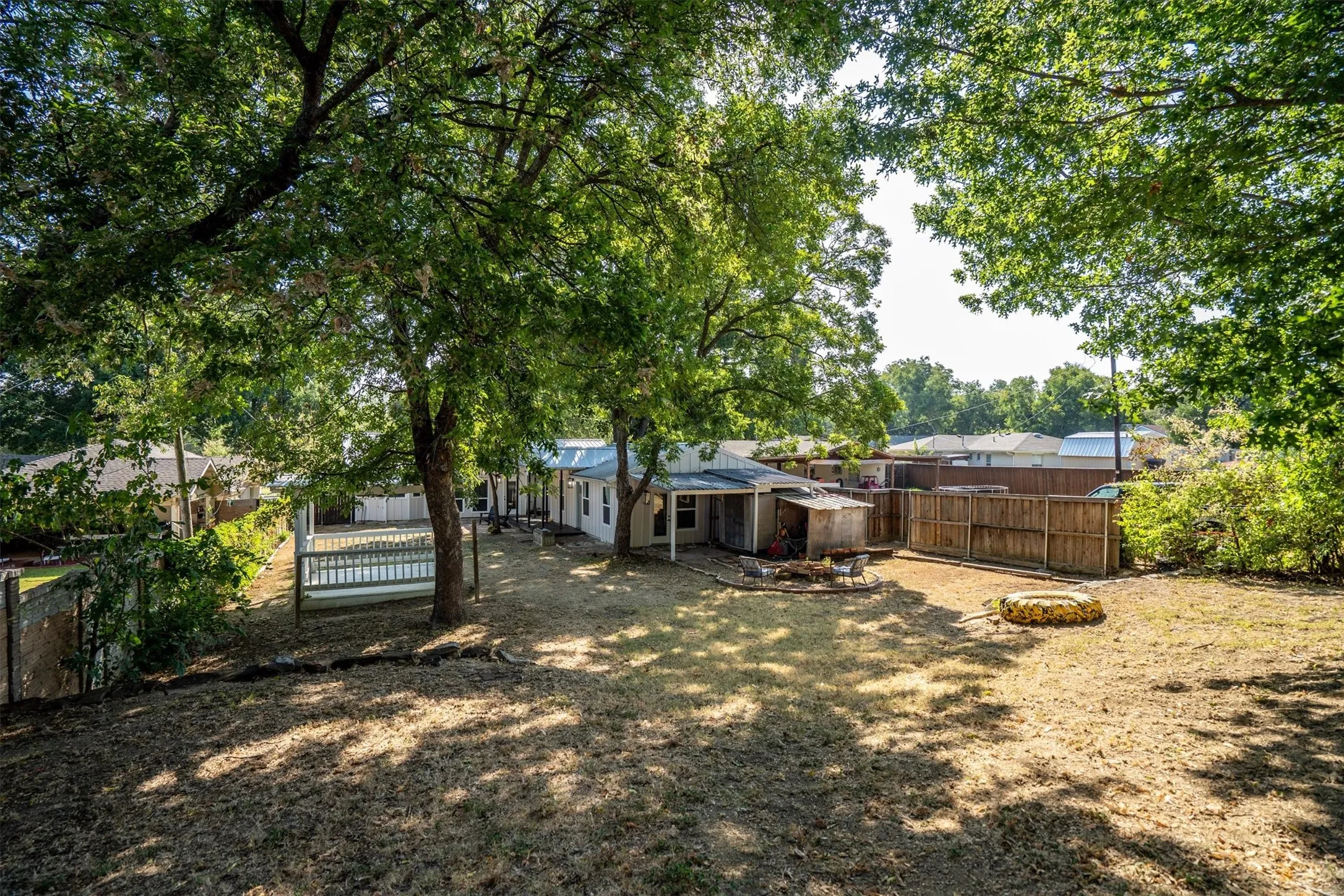 Single Family Residence For Sale in Dallas County , 805 NW 14th Street, Grand Prairie, Texas 75050, 4 Bedroom, 3 Bathroom, 1 Garage spaces, 2,404 Sqft, built in 1956, mls#21395112, Real Estate Agent in Grand Prairie, Homes For Sale in Dallas county, Homes For Sale in Grand Prairie, Realtor in Grand Prairie Texas, Real Estate Brokerage Independent Realty Texas, Luminita Cordes Realtor
