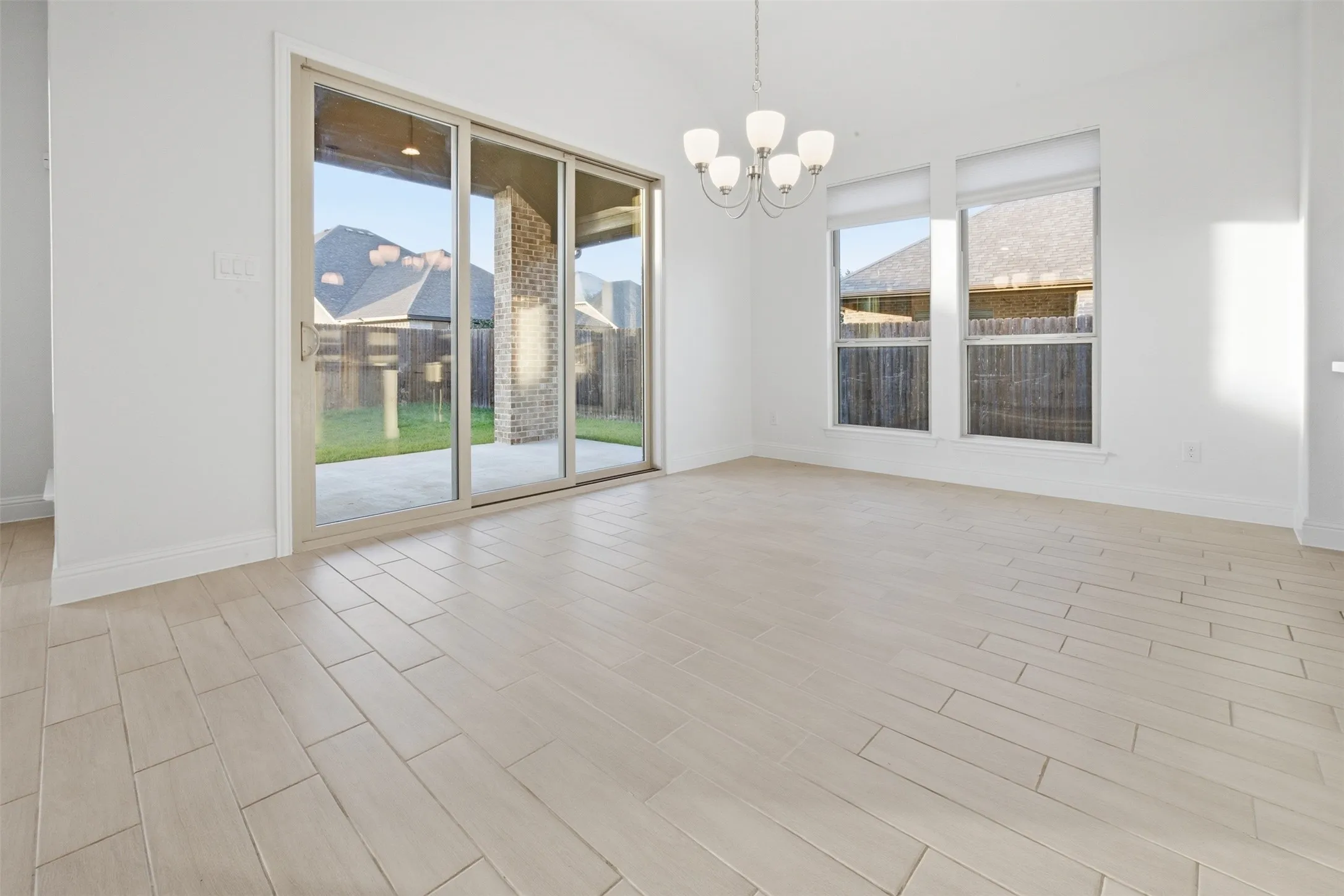 Single Family Residence For Sale in Kaufman County , 208 Sequoia Drive, Forney, Texas 75126, 4 Bedroom, 4 Bathroom, 3 Garage spaces, 2,933 Sqft, built in 2021, mls#21395683, Real Estate Agent in Forney, Homes For Sale in Kaufman county, Homes For Sale in Forney, Realtor in Forney Texas, Real Estate Brokerage Independent Realty Texas, Luminita Cordes Realtor