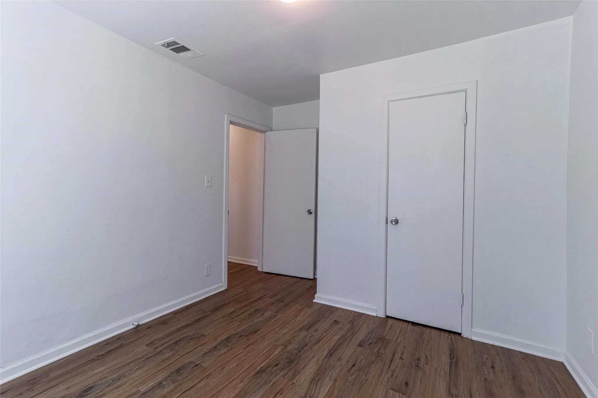 Single Family Residence For Sale in Grayson County , 2622 W Johnson Street, Denison, Texas 75020, 2 Bedroom, 1 Bathroom, Garage spaces, 899 Sqft, built in 1940, mls#21395974, Real Estate Agent in Denison, Homes For Sale in Grayson county, Homes For Sale in Denison, Realtor in Denison Texas, Real Estate Brokerage Independent Realty Texas, Luminita Cordes Realtor
