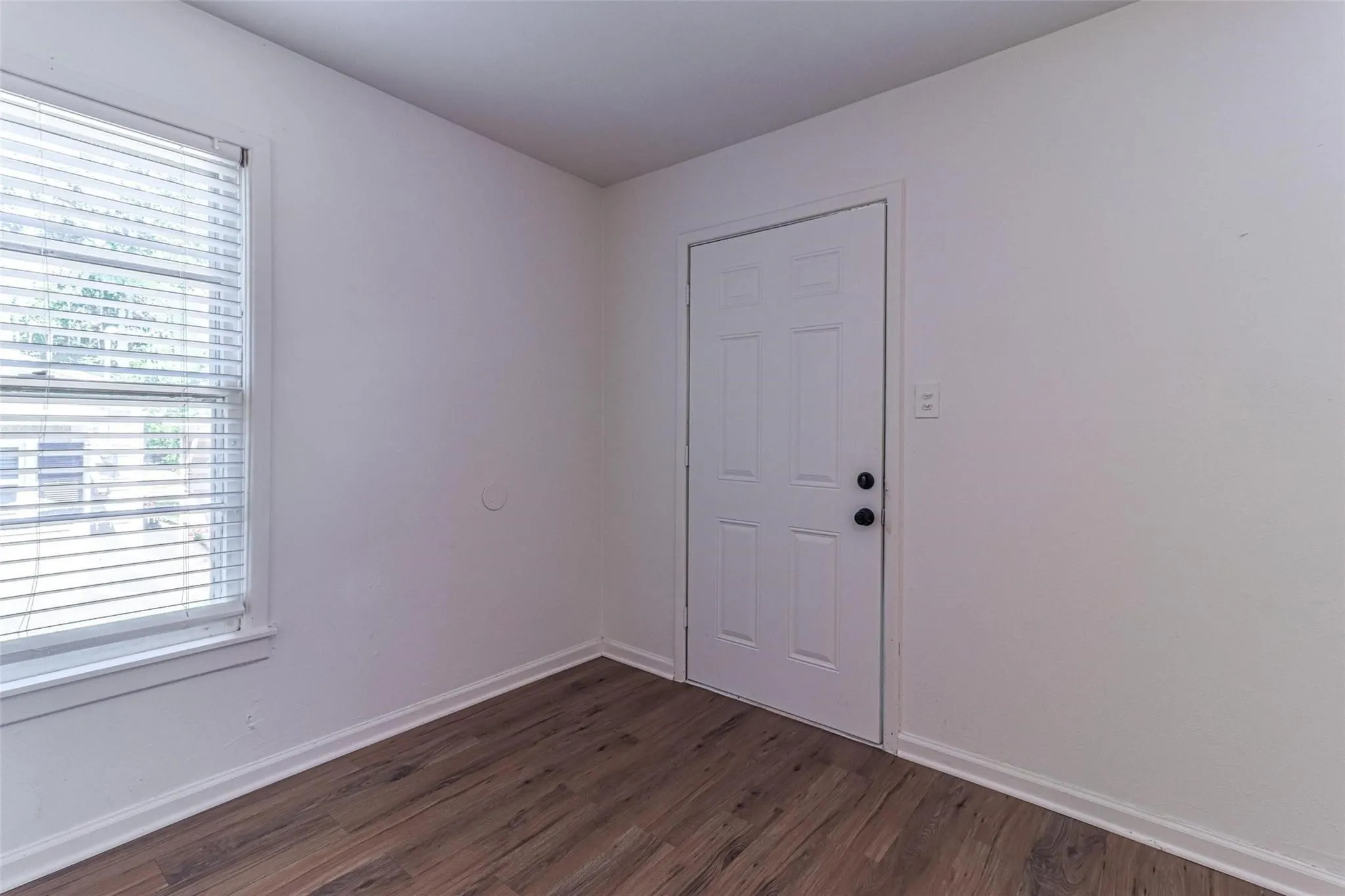 Single Family Residence For Sale in Grayson County , 2622 W Johnson Street, Denison, Texas 75020, 2 Bedroom, 1 Bathroom, Garage spaces, 899 Sqft, built in 1940, mls#21395974, Real Estate Agent in Denison, Homes For Sale in Grayson county, Homes For Sale in Denison, Realtor in Denison Texas, Real Estate Brokerage Independent Realty Texas, Luminita Cordes Realtor