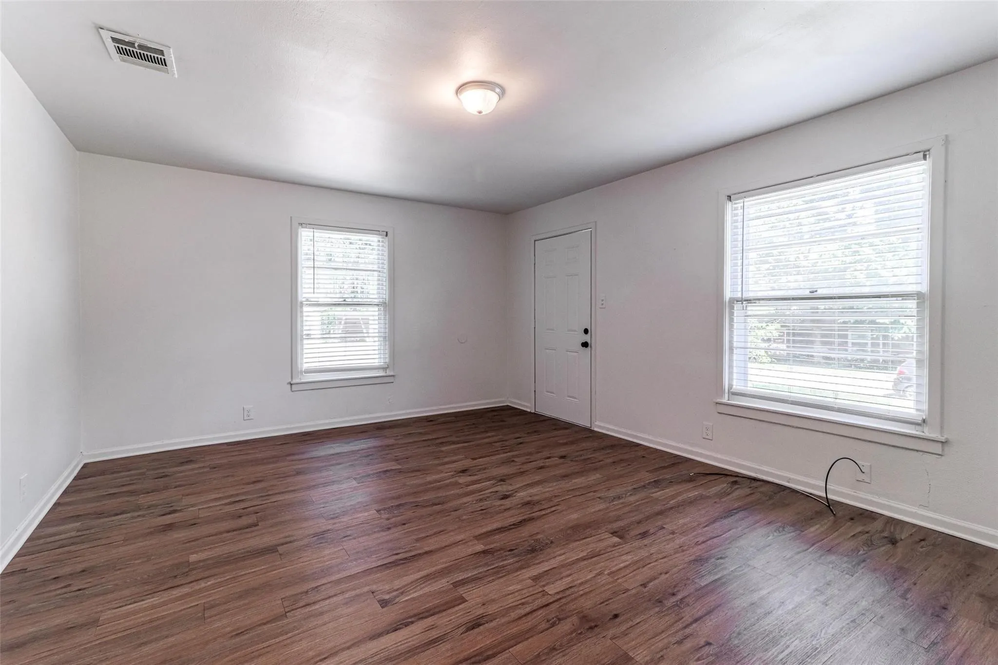 Single Family Residence For Sale in Grayson County , 2622 W Johnson Street, Denison, Texas 75020, 2 Bedroom, 1 Bathroom, Garage spaces, 899 Sqft, built in 1940, mls#21395974, Real Estate Agent in Denison, Homes For Sale in Grayson county, Homes For Sale in Denison, Realtor in Denison Texas, Real Estate Brokerage Independent Realty Texas, Luminita Cordes Realtor