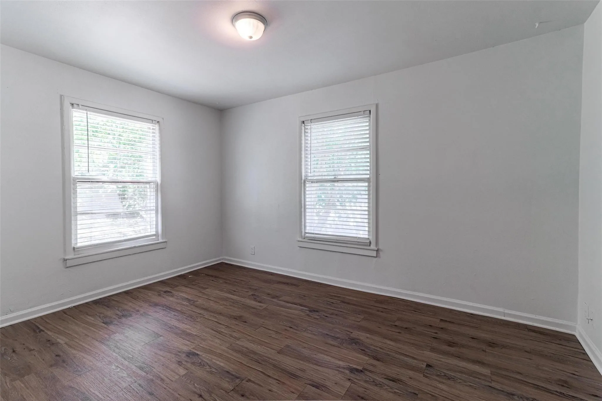 Single Family Residence For Sale in Grayson County , 2622 W Johnson Street, Denison, Texas 75020, 2 Bedroom, 1 Bathroom, Garage spaces, 899 Sqft, built in 1940, mls#21395974, Real Estate Agent in Denison, Homes For Sale in Grayson county, Homes For Sale in Denison, Realtor in Denison Texas, Real Estate Brokerage Independent Realty Texas, Luminita Cordes Realtor