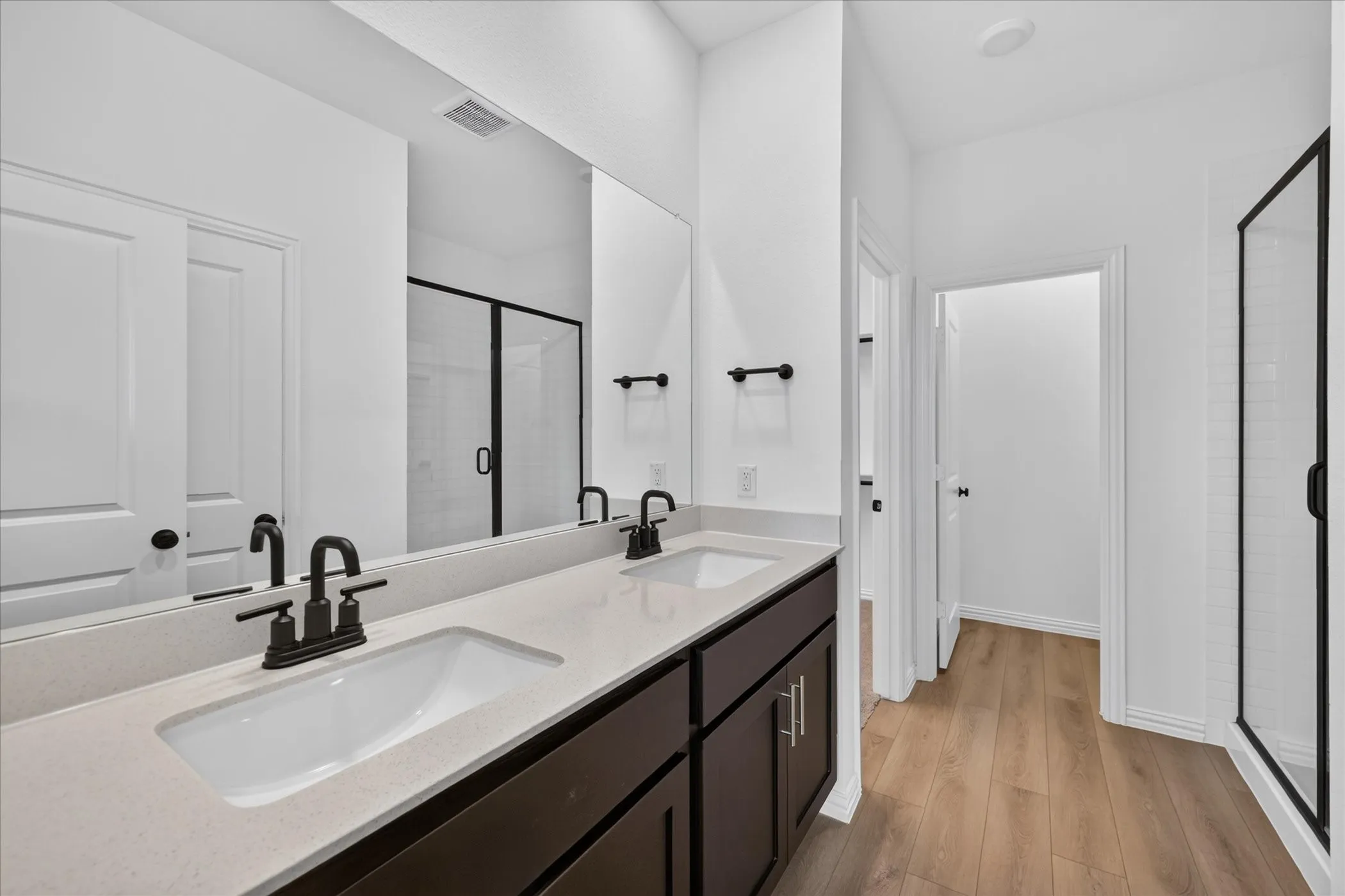 Single Family Residence For Rent in Collin County , 2307 Melissa Way, Melissa, Texas 75454, 4 Bedroom, 3 Bathroom, 2 Garage spaces, 2,140 Sqft, built in 2025, mls#21395901, Real Estate Agent in Melissa, Homes For Rent in Collin county, Homes For Rent in Melissa, Realtor in Melissa Texas, Real Estate Brokerage Independent Realty Texas, Luminita Cordes Realtor