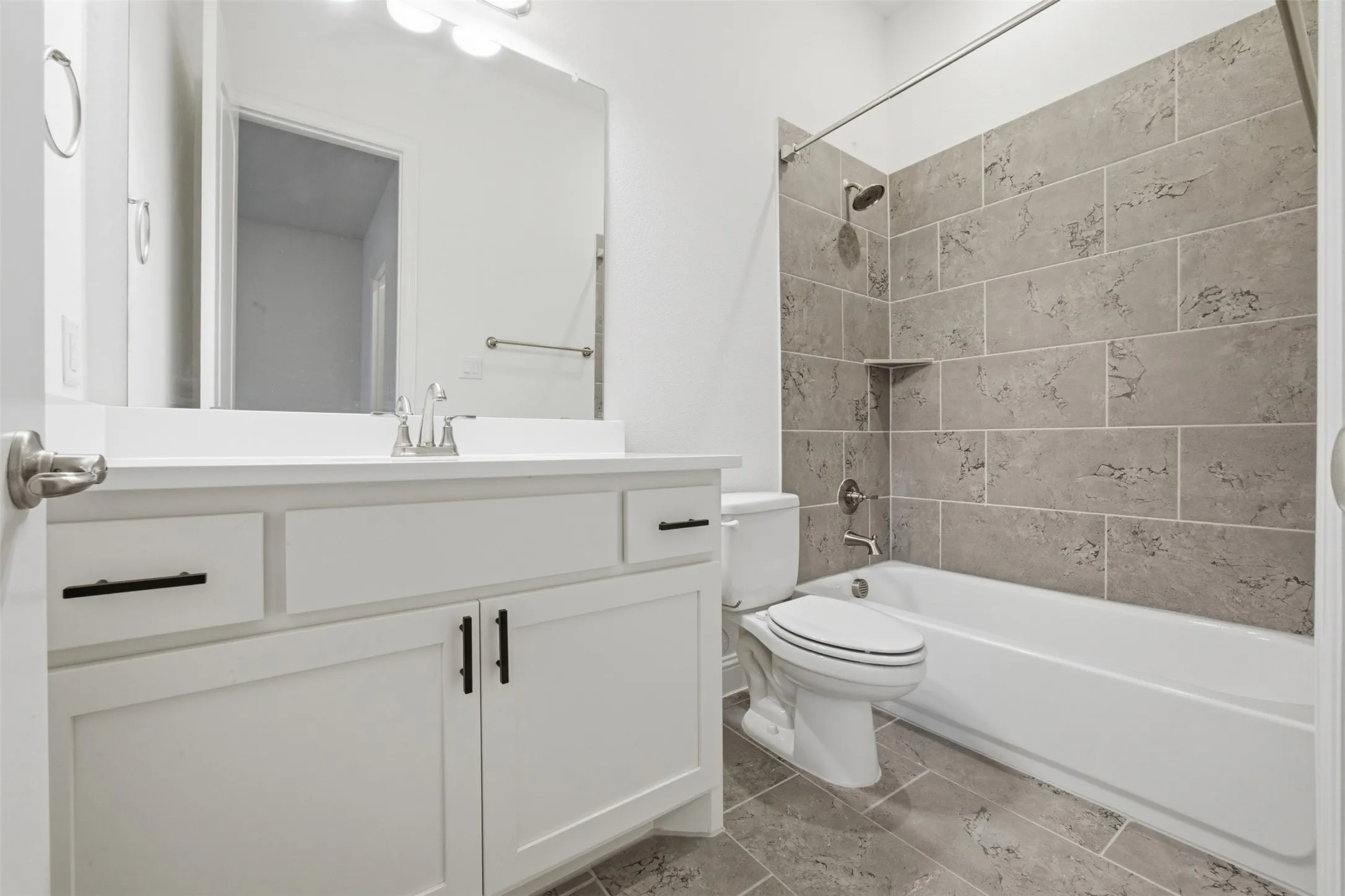 Single Family Residence For Rent in Kaufman County , 208 Sequoia Drive, Forney, Texas 75126, 4 Bedroom, 4 Bathroom, 3 Garage spaces, 2,933 Sqft, built in 2021, mls#21395686, Real Estate Agent in Forney, Homes For Rent in Kaufman county, Homes For Rent in Forney, Realtor in Forney Texas, Real Estate Brokerage Independent Realty Texas, Luminita Cordes Realtor