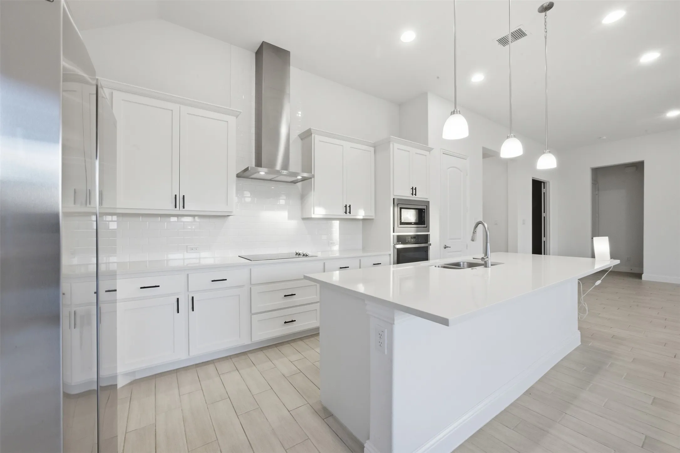 Single Family Residence For Rent in Kaufman County , 208 Sequoia Drive, Forney, Texas 75126, 4 Bedroom, 4 Bathroom, 3 Garage spaces, 2,933 Sqft, built in 2021, mls#21395686, Real Estate Agent in Forney, Homes For Rent in Kaufman county, Homes For Rent in Forney, Realtor in Forney Texas, Real Estate Brokerage Independent Realty Texas, Luminita Cordes Realtor