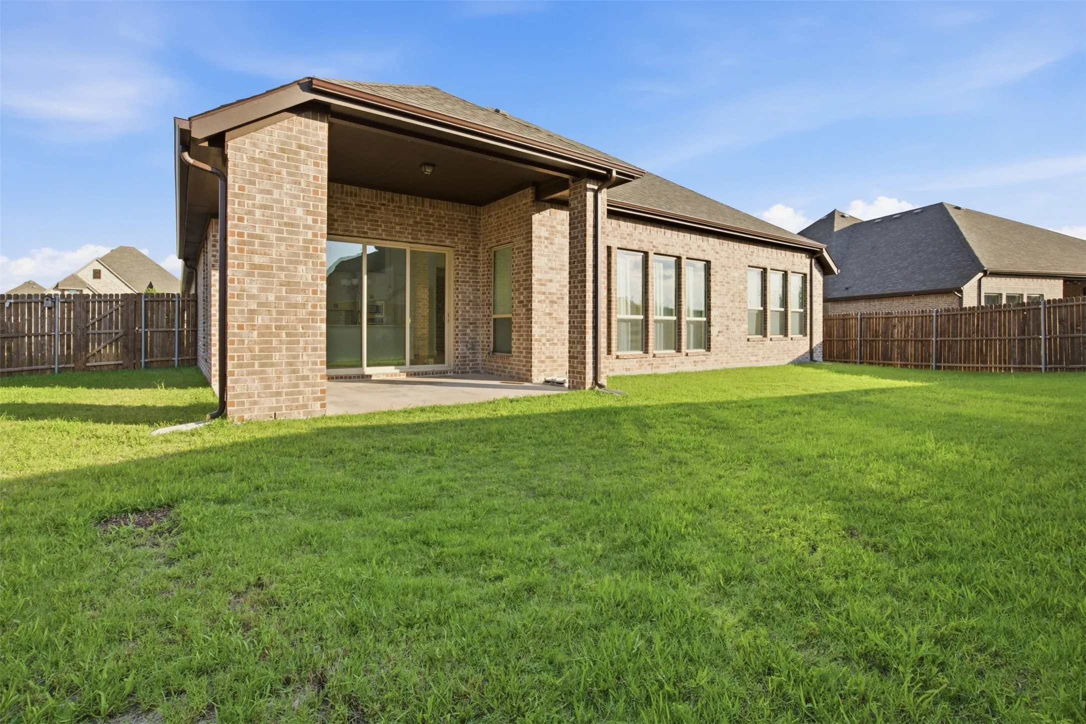 Single Family Residence For Rent in Kaufman County , 208 Sequoia Drive, Forney, Texas 75126, 4 Bedroom, 4 Bathroom, 3 Garage spaces, 2,933 Sqft, built in 2021, mls#21395686, Real Estate Agent in Forney, Homes For Rent in Kaufman county, Homes For Rent in Forney, Realtor in Forney Texas, Real Estate Brokerage Independent Realty Texas, Luminita Cordes Realtor