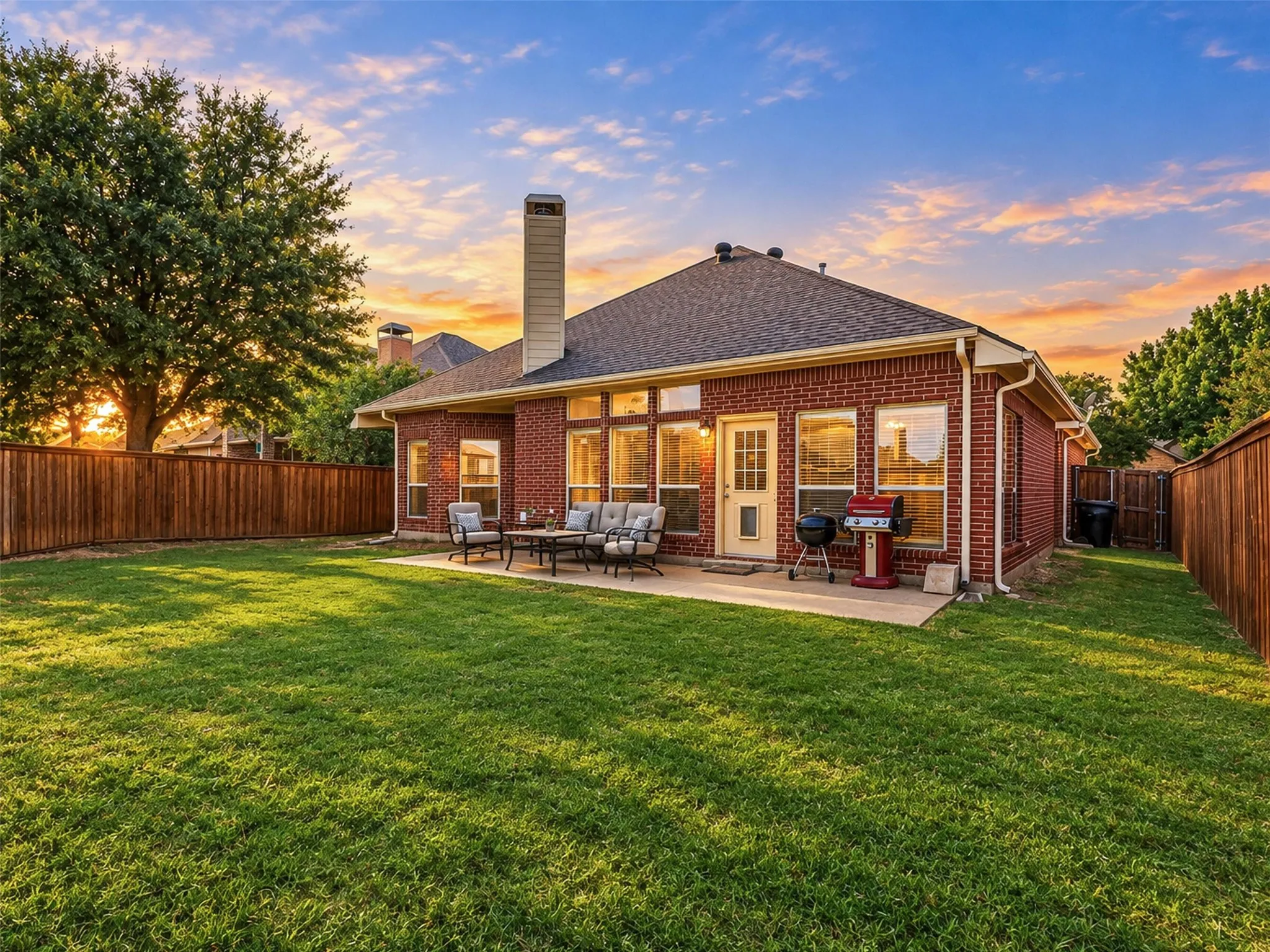 Single Family Residence For Sale in Collin County , 8374 Cain River Drive, Frisco, Texas 75035, 4 Bedroom, 2 Bathroom, 2 Garage spaces, 2,092 Sqft, built in 2003, mls#21395203, Real Estate Agent in Frisco, Homes For Sale in Collin county, Homes For Sale in Frisco, Realtor in Frisco Texas, Real Estate Brokerage Independent Realty Texas, Luminita Cordes Realtor