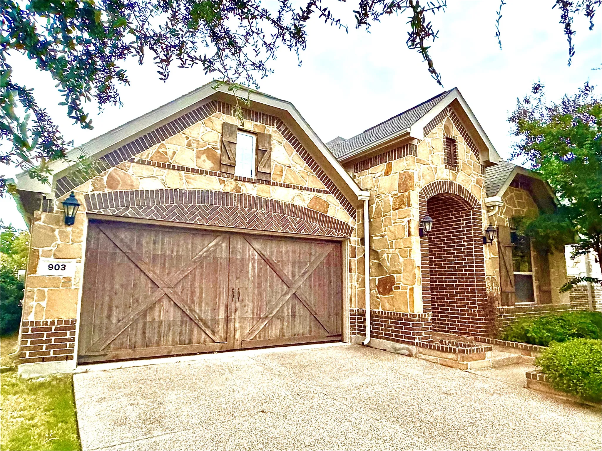 Single Family Residence For Rent