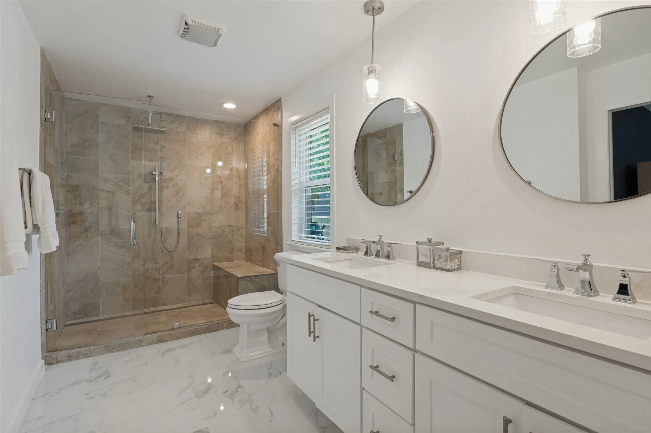 3811 Eaton - Tom Hughes Team - Bathroom