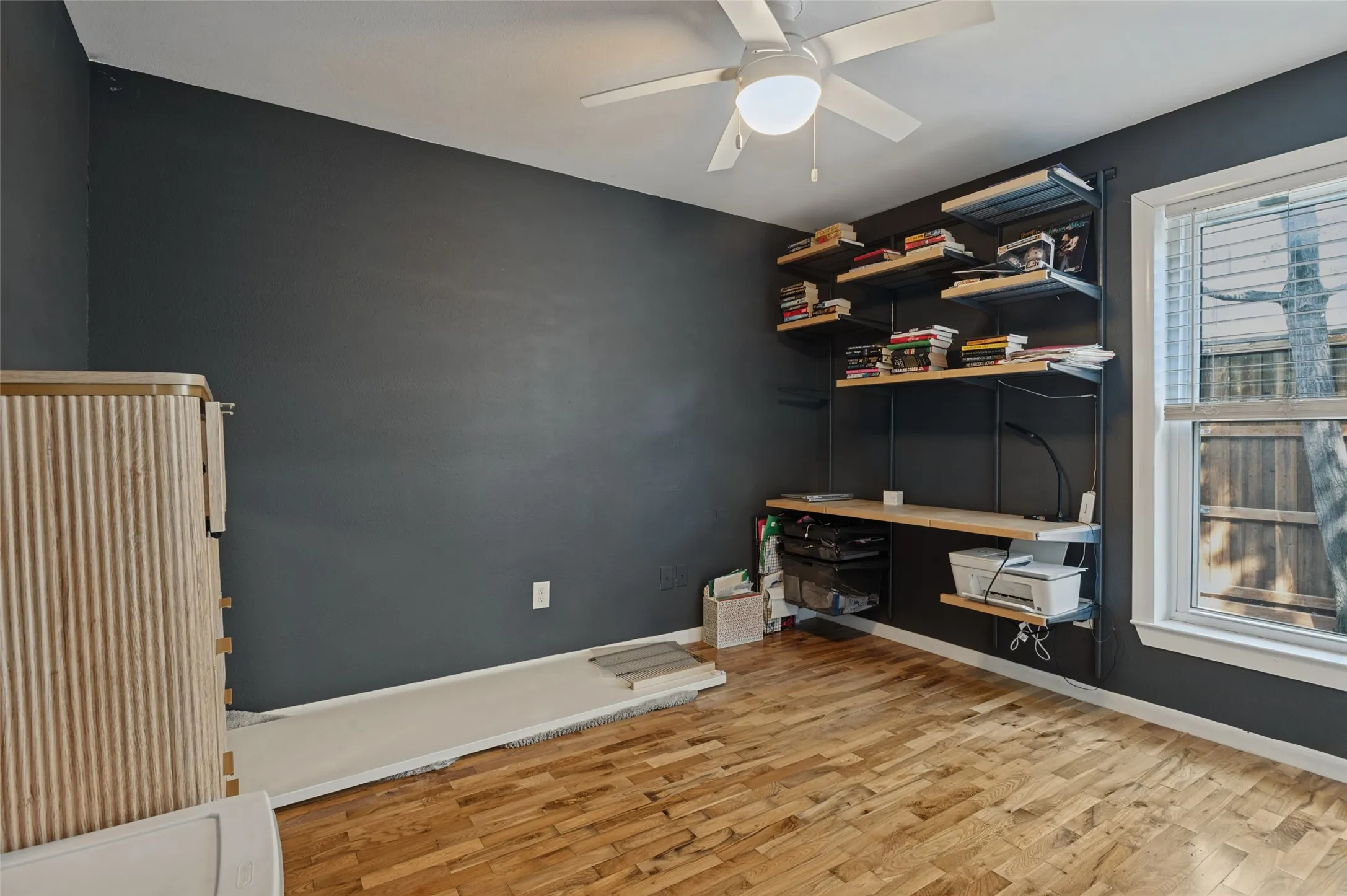 3811 Eaton - Tom Hughes Team - Bedroom