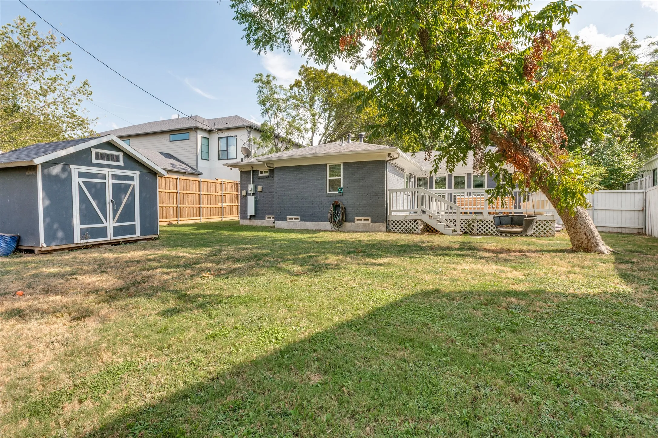 3811 Eaton - Tom Hughes Team - Backyard