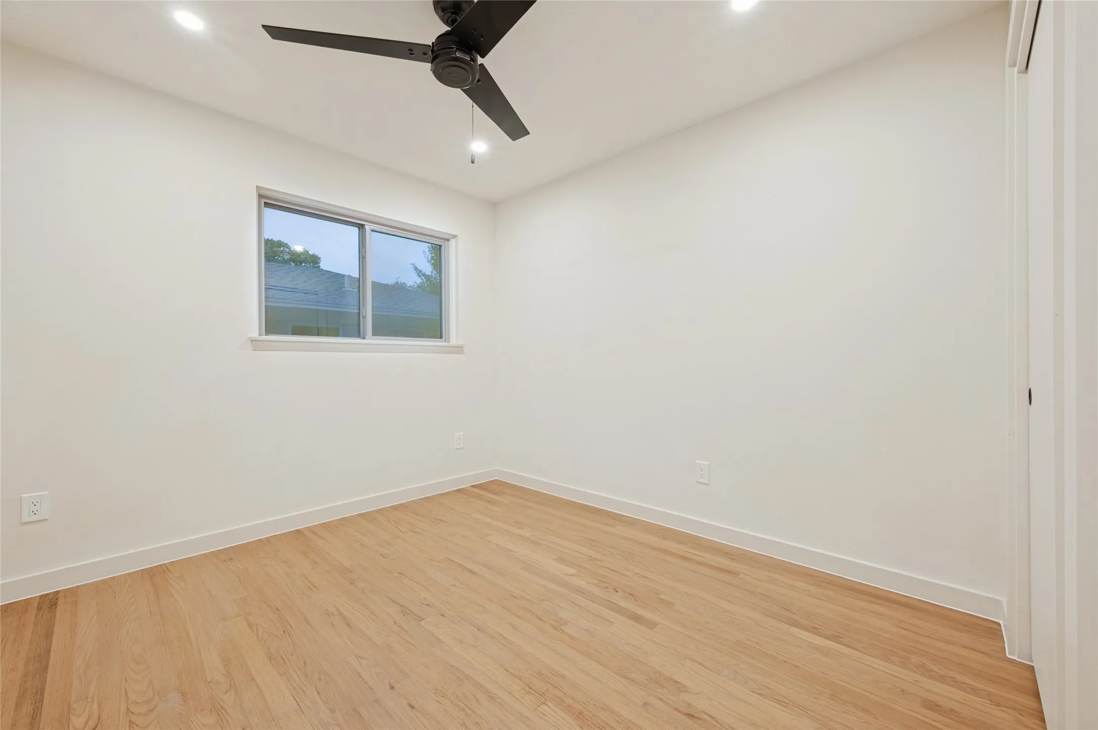 Single Family Residence For Sale in Dallas County , 6656 Santa Anita Drive, Dallas, Texas 75214, 4 Bedroom, 2 Bathroom, Garage spaces, 2,042 Sqft, built in 1959, mls#21393419, Real Estate Agent in Dallas, Homes For Sale in Dallas county, Homes For Sale in Dallas, Realtor in Dallas Texas, Real Estate Brokerage Independent Realty Texas, Luminita Cordes Realtor