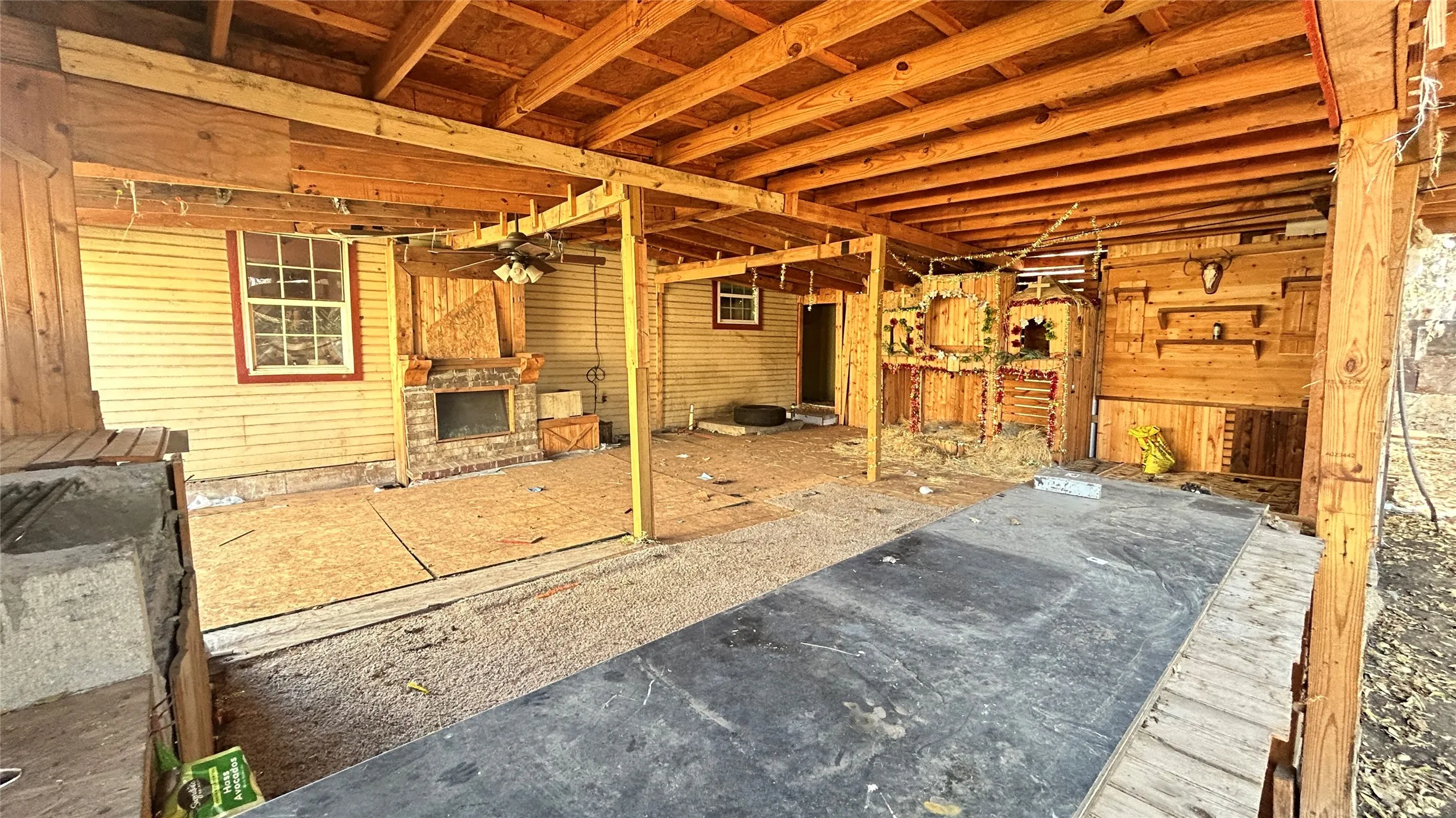 Single Family Residence For Sale in Tarrant County , 3557 Pecos Street, Fort Worth, Texas 76119, 3 Bedroom, 1 Bathroom, Garage spaces, 942 Sqft, built in 1950, mls#21395962, Real Estate Agent in Fort Worth, Homes For Sale in Tarrant county, Homes For Sale in Fort Worth, Realtor in Fort Worth Texas, Real Estate Brokerage Independent Realty Texas, Luminita Cordes Realtor