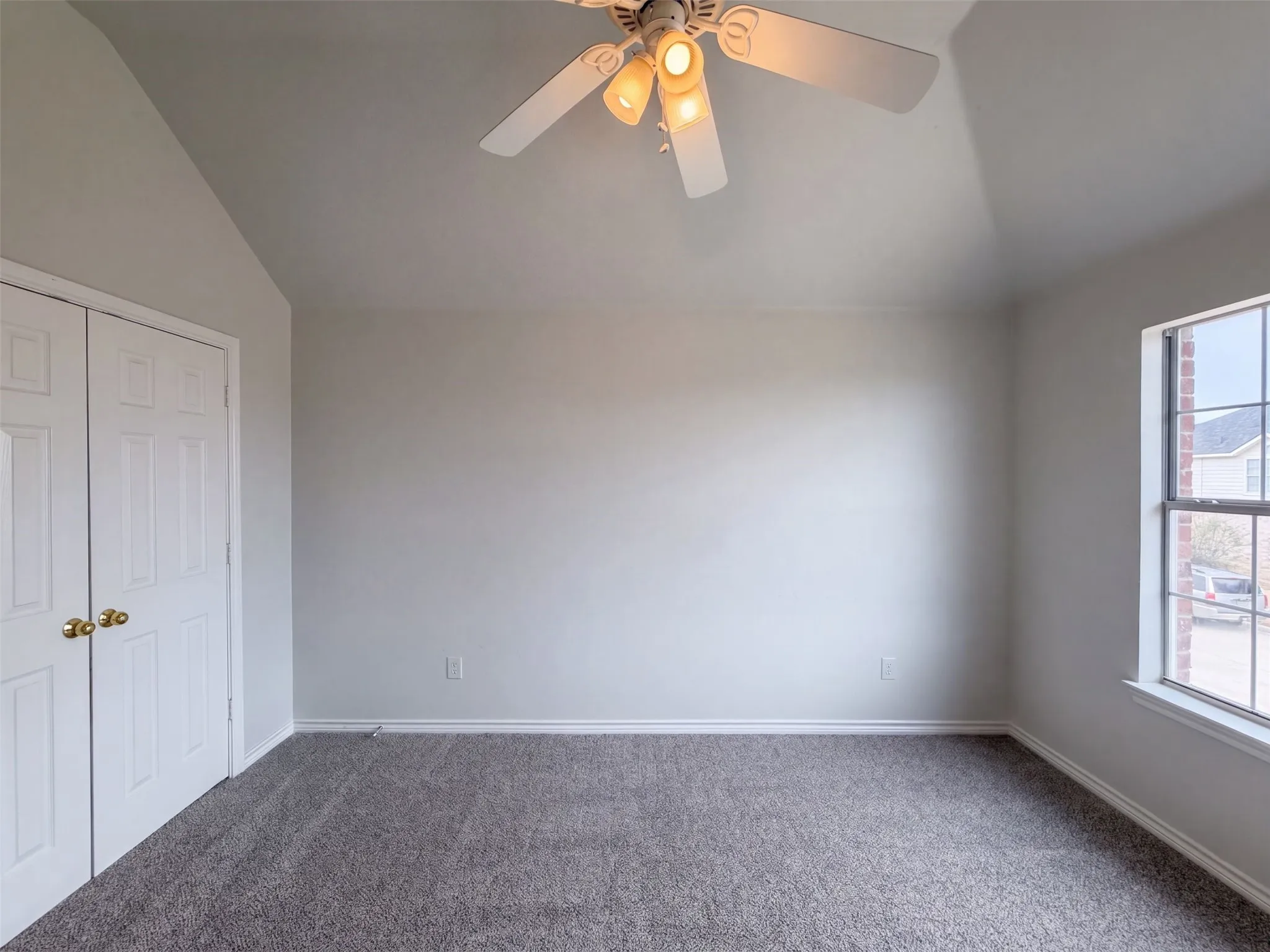 Single Family Residence For Sale in Tarrant County , 5821 Starboardway Drive, Fort Worth, Texas 76135, 5 Bedroom, 3 Bathroom, 2 Garage spaces, 2,651 Sqft, built in 2002, mls#21395985, Real Estate Agent in Fort Worth, Homes For Sale in Tarrant county, Homes For Sale in Fort Worth, Realtor in Fort Worth Texas, Real Estate Brokerage Independent Realty Texas, Luminita Cordes Realtor