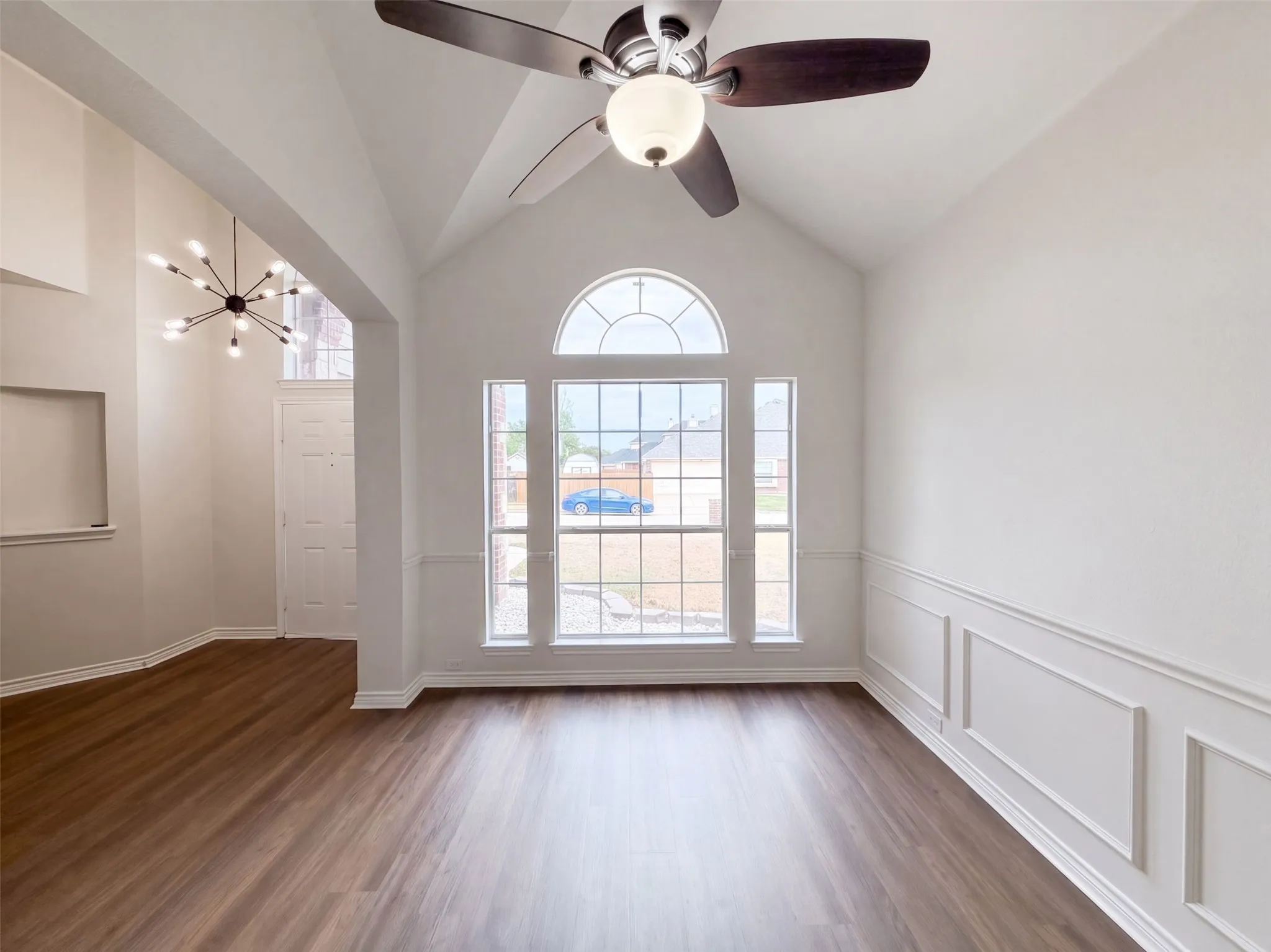 Single Family Residence For Sale in Tarrant County , 5821 Starboardway Drive, Fort Worth, Texas 76135, 5 Bedroom, 3 Bathroom, 2 Garage spaces, 2,651 Sqft, built in 2002, mls#21395985, Real Estate Agent in Fort Worth, Homes For Sale in Tarrant county, Homes For Sale in Fort Worth, Realtor in Fort Worth Texas, Real Estate Brokerage Independent Realty Texas, Luminita Cordes Realtor