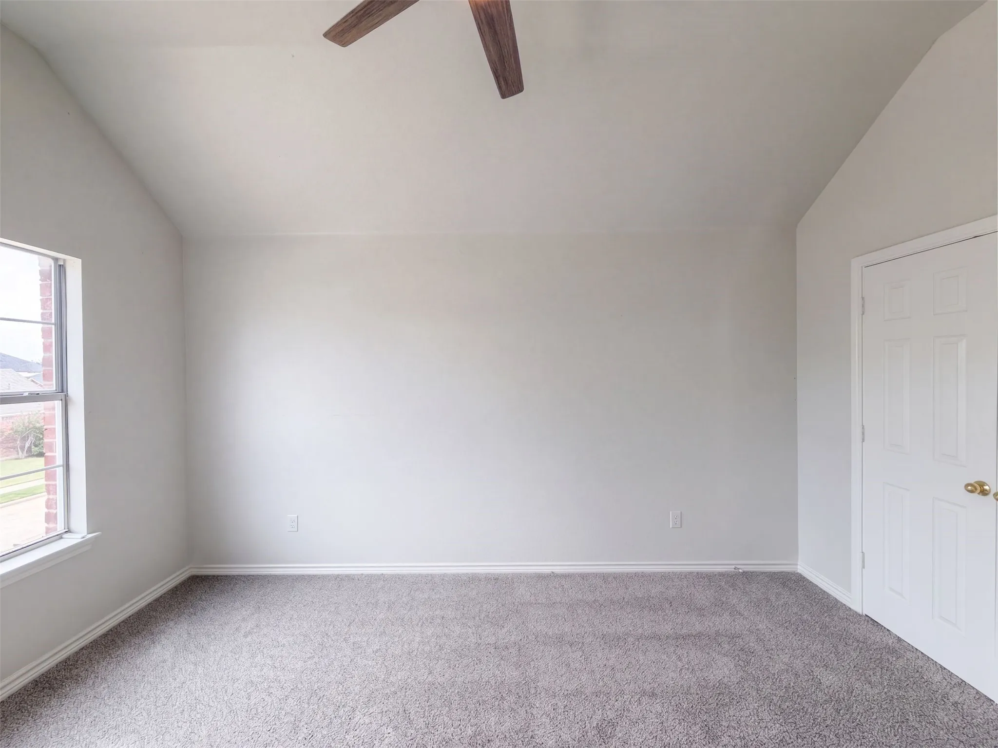 Single Family Residence For Sale in Tarrant County , 5821 Starboardway Drive, Fort Worth, Texas 76135, 5 Bedroom, 3 Bathroom, 2 Garage spaces, 2,651 Sqft, built in 2002, mls#21395985, Real Estate Agent in Fort Worth, Homes For Sale in Tarrant county, Homes For Sale in Fort Worth, Realtor in Fort Worth Texas, Real Estate Brokerage Independent Realty Texas, Luminita Cordes Realtor