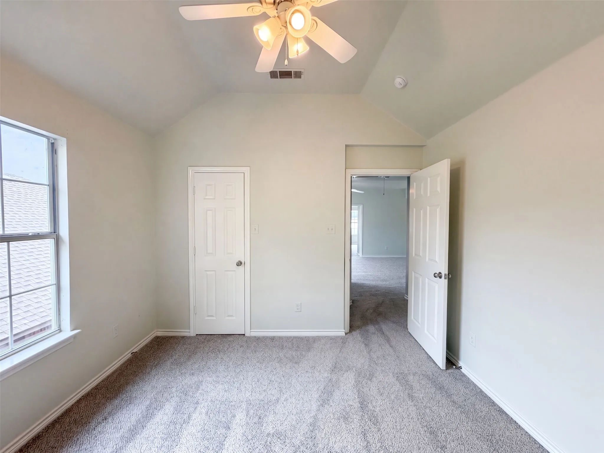 Single Family Residence For Sale in Tarrant County , 5821 Starboardway Drive, Fort Worth, Texas 76135, 5 Bedroom, 3 Bathroom, 2 Garage spaces, 2,651 Sqft, built in 2002, mls#21395985, Real Estate Agent in Fort Worth, Homes For Sale in Tarrant county, Homes For Sale in Fort Worth, Realtor in Fort Worth Texas, Real Estate Brokerage Independent Realty Texas, Luminita Cordes Realtor