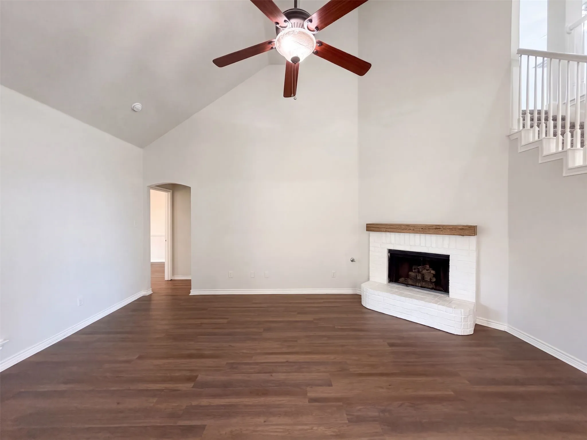 Single Family Residence For Sale in Tarrant County , 5821 Starboardway Drive, Fort Worth, Texas 76135, 5 Bedroom, 3 Bathroom, 2 Garage spaces, 2,651 Sqft, built in 2002, mls#21395985, Real Estate Agent in Fort Worth, Homes For Sale in Tarrant county, Homes For Sale in Fort Worth, Realtor in Fort Worth Texas, Real Estate Brokerage Independent Realty Texas, Luminita Cordes Realtor