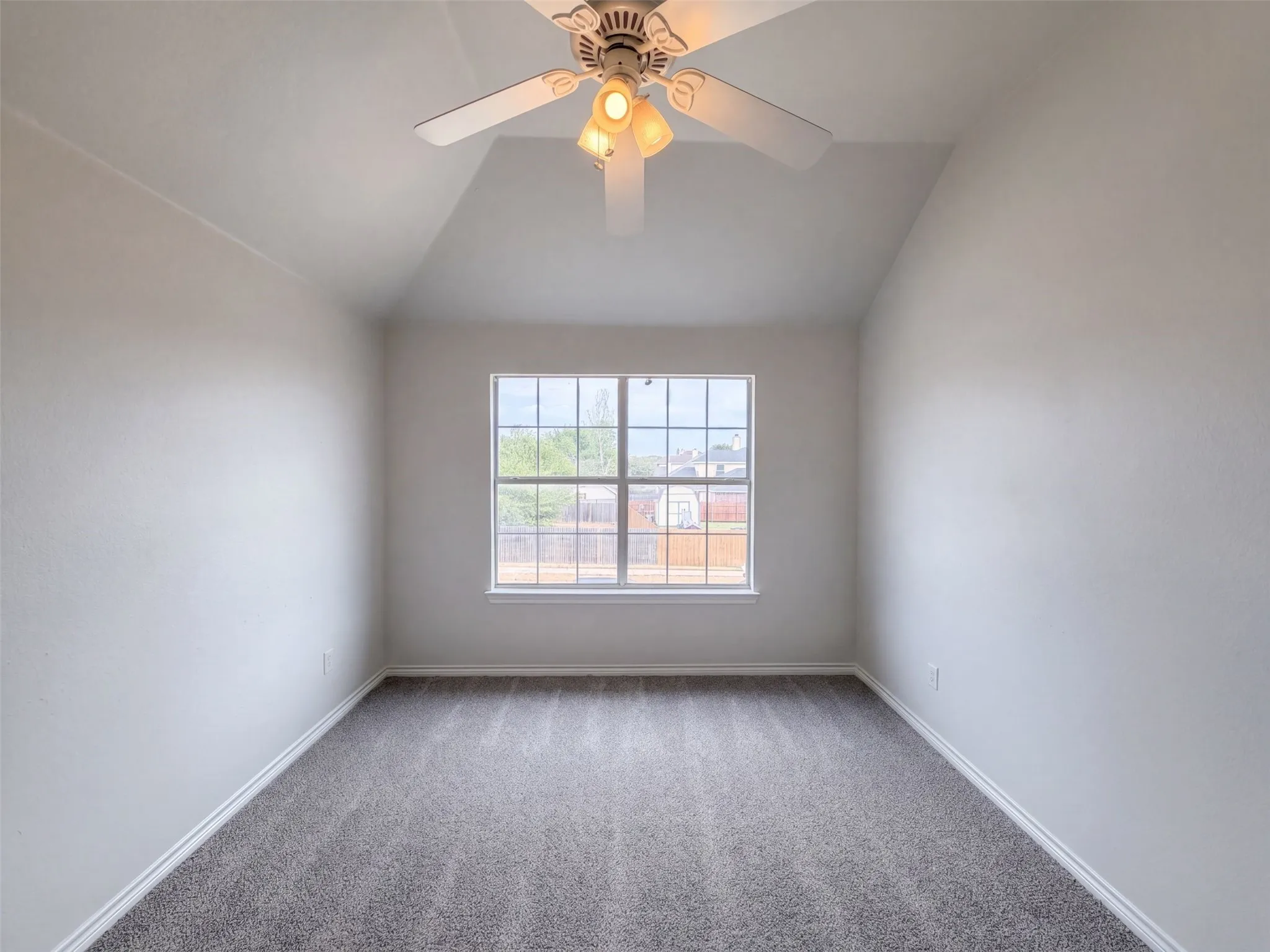 Single Family Residence For Sale in Tarrant County , 5821 Starboardway Drive, Fort Worth, Texas 76135, 5 Bedroom, 3 Bathroom, 2 Garage spaces, 2,651 Sqft, built in 2002, mls#21395985, Real Estate Agent in Fort Worth, Homes For Sale in Tarrant county, Homes For Sale in Fort Worth, Realtor in Fort Worth Texas, Real Estate Brokerage Independent Realty Texas, Luminita Cordes Realtor