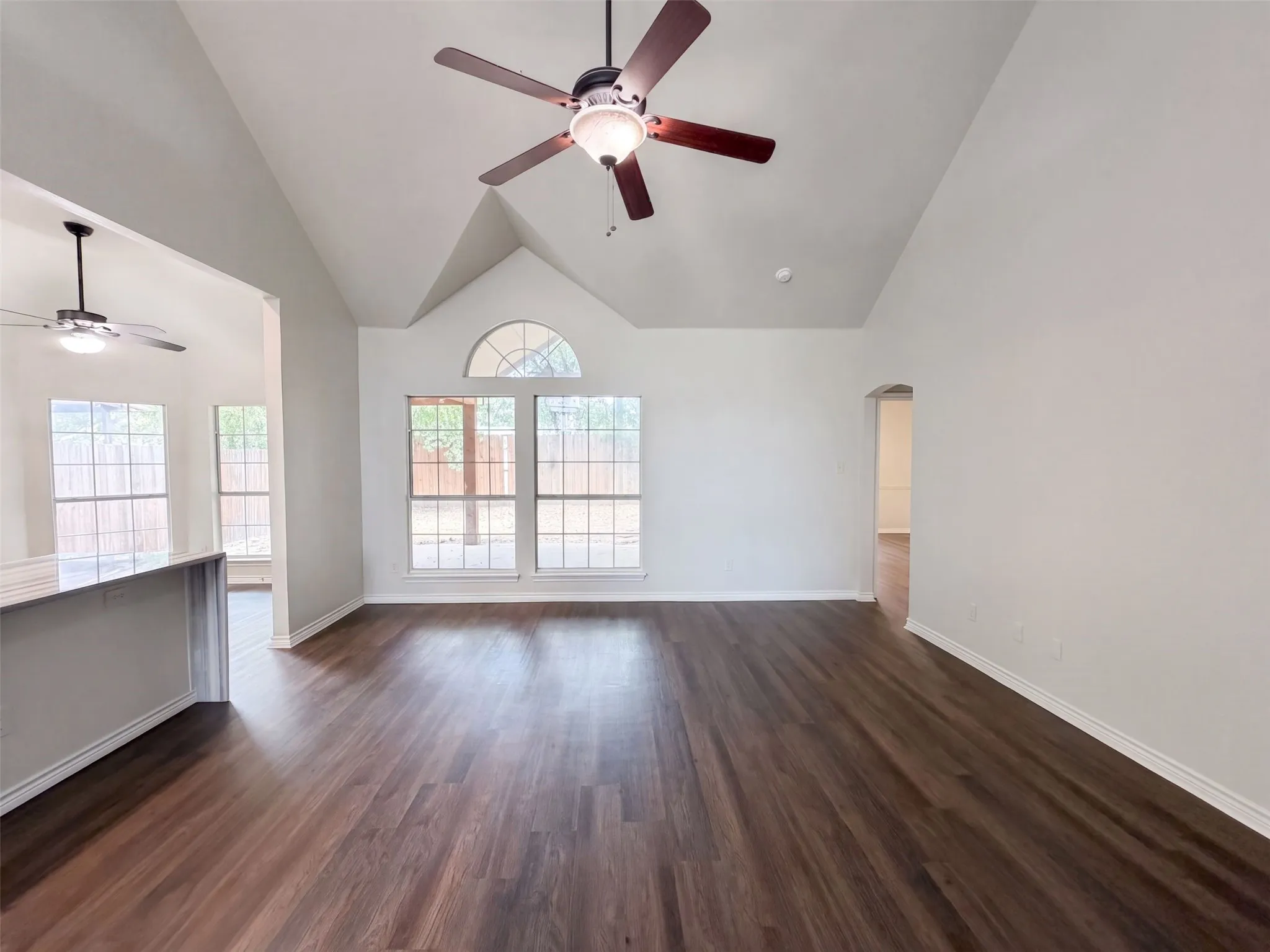 Single Family Residence For Sale in Tarrant County , 5821 Starboardway Drive, Fort Worth, Texas 76135, 5 Bedroom, 3 Bathroom, 2 Garage spaces, 2,651 Sqft, built in 2002, mls#21395985, Real Estate Agent in Fort Worth, Homes For Sale in Tarrant county, Homes For Sale in Fort Worth, Realtor in Fort Worth Texas, Real Estate Brokerage Independent Realty Texas, Luminita Cordes Realtor