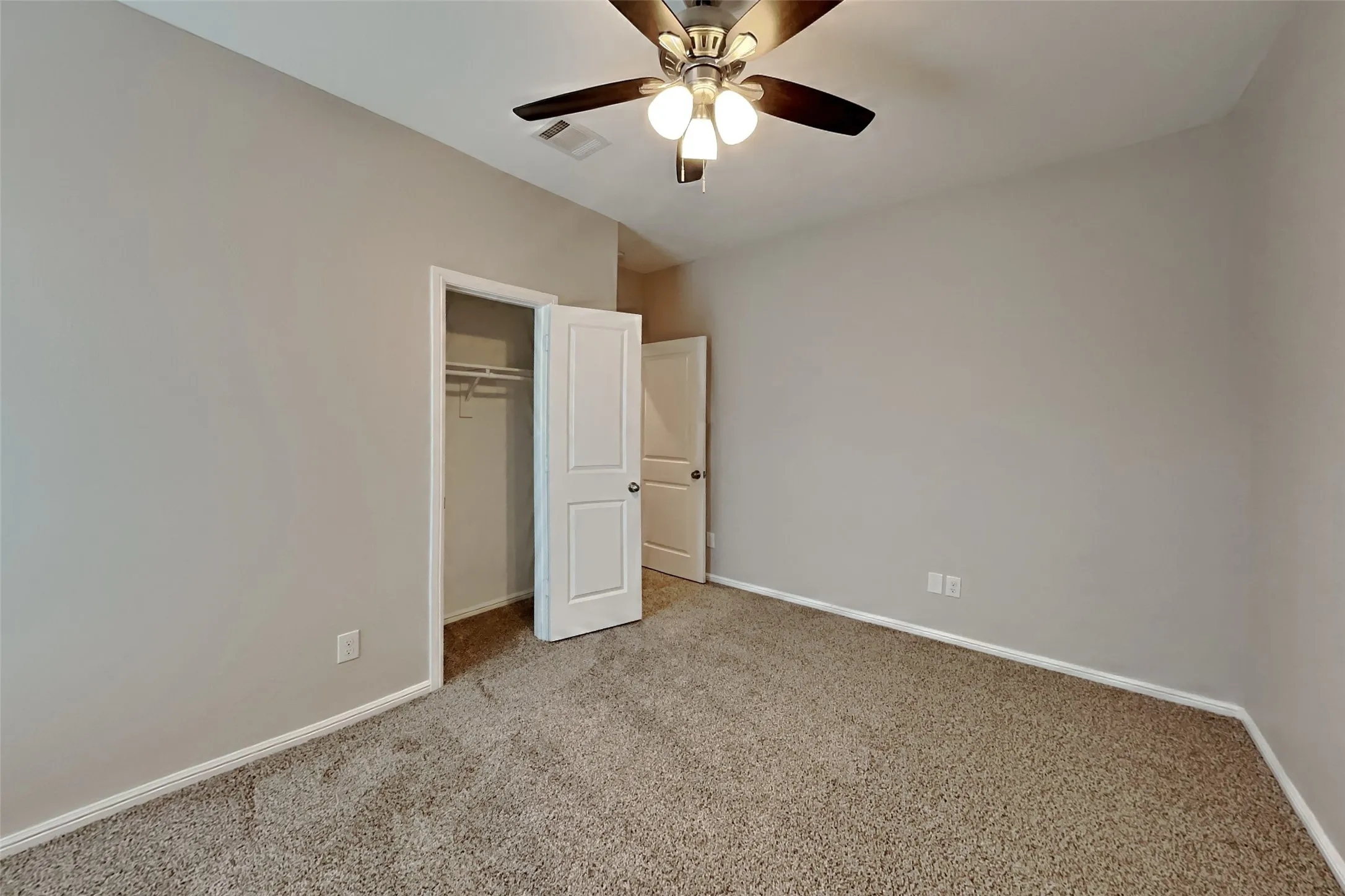 Single Family Residence For Rent in Tarrant County , 9316 Castorian Drive, Fort Worth, Texas 76131, 4 Bedroom, 2 Bathroom, 2 Garage spaces, 1,792 Sqft, built in 2019, mls#21395989, Real Estate Agent in Fort Worth, Homes For Rent in Tarrant county, Homes For Rent in Fort Worth, Realtor in Fort Worth Texas, Real Estate Brokerage Independent Realty Texas, Luminita Cordes Realtor