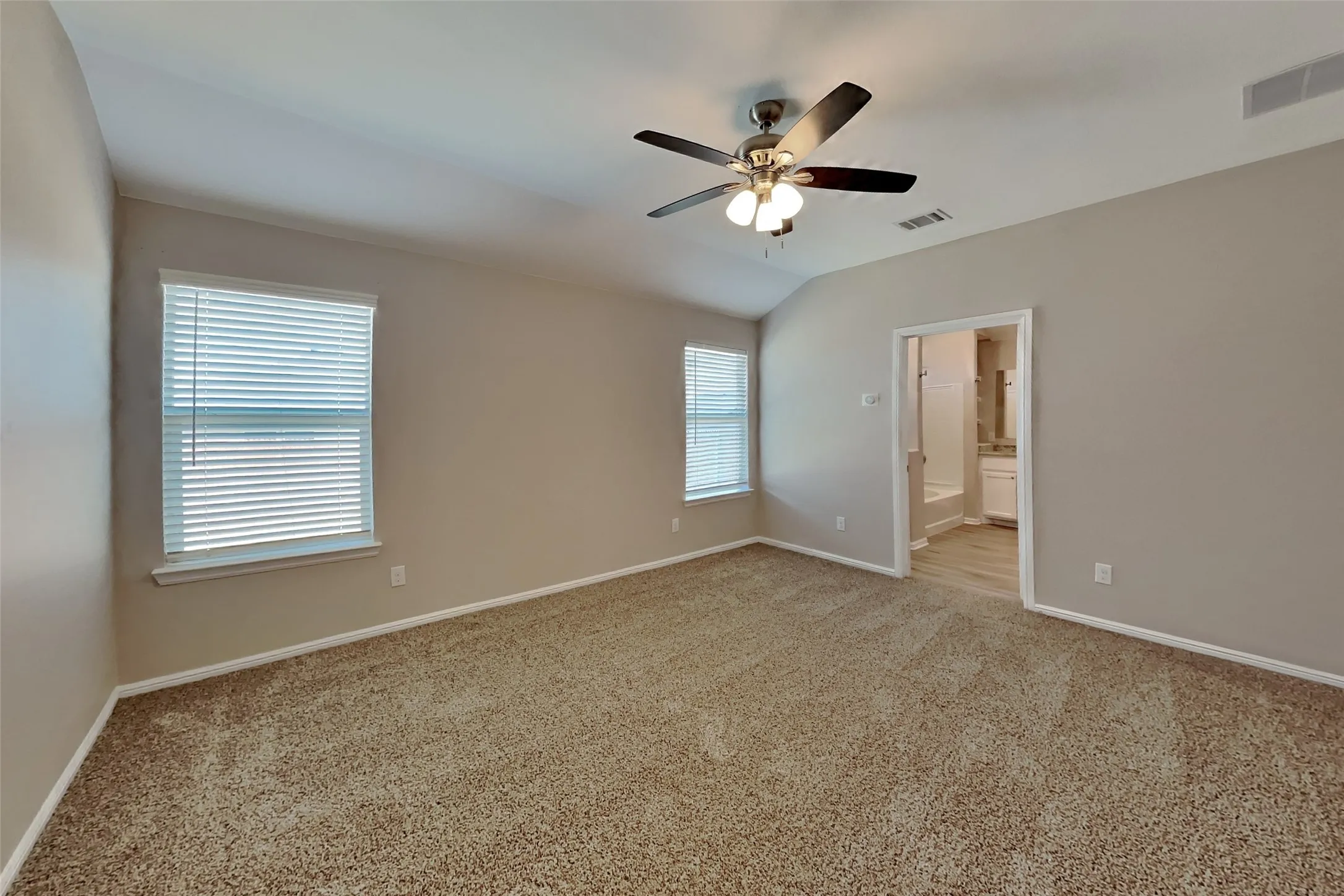 Single Family Residence For Rent in Tarrant County , 9316 Castorian Drive, Fort Worth, Texas 76131, 4 Bedroom, 2 Bathroom, 2 Garage spaces, 1,792 Sqft, built in 2019, mls#21395989, Real Estate Agent in Fort Worth, Homes For Rent in Tarrant county, Homes For Rent in Fort Worth, Realtor in Fort Worth Texas, Real Estate Brokerage Independent Realty Texas, Luminita Cordes Realtor