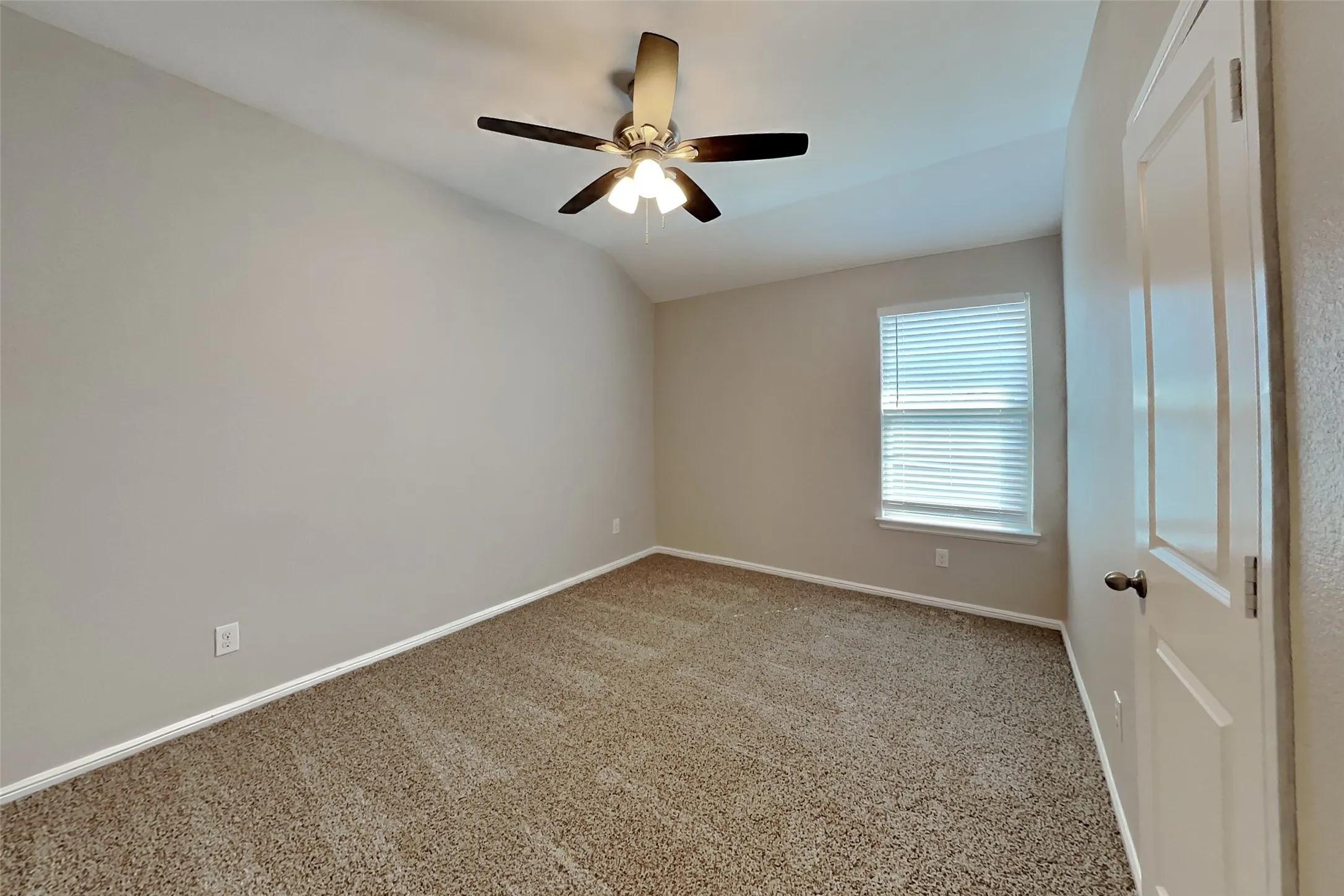 Single Family Residence For Rent in Tarrant County , 9316 Castorian Drive, Fort Worth, Texas 76131, 4 Bedroom, 2 Bathroom, 2 Garage spaces, 1,792 Sqft, built in 2019, mls#21395989, Real Estate Agent in Fort Worth, Homes For Rent in Tarrant county, Homes For Rent in Fort Worth, Realtor in Fort Worth Texas, Real Estate Brokerage Independent Realty Texas, Luminita Cordes Realtor