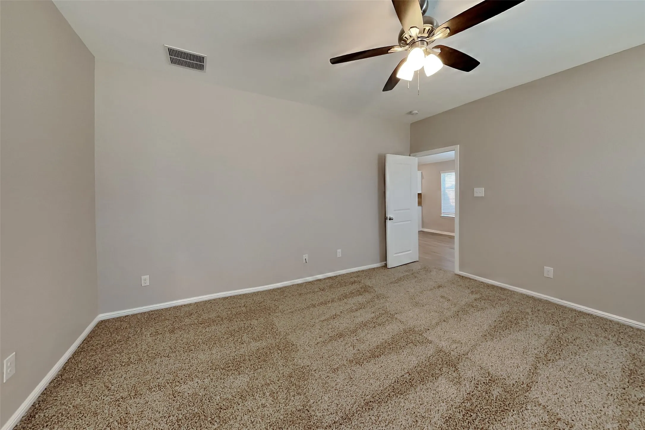 Single Family Residence For Rent in Tarrant County , 9316 Castorian Drive, Fort Worth, Texas 76131, 4 Bedroom, 2 Bathroom, 2 Garage spaces, 1,792 Sqft, built in 2019, mls#21395989, Real Estate Agent in Fort Worth, Homes For Rent in Tarrant county, Homes For Rent in Fort Worth, Realtor in Fort Worth Texas, Real Estate Brokerage Independent Realty Texas, Luminita Cordes Realtor